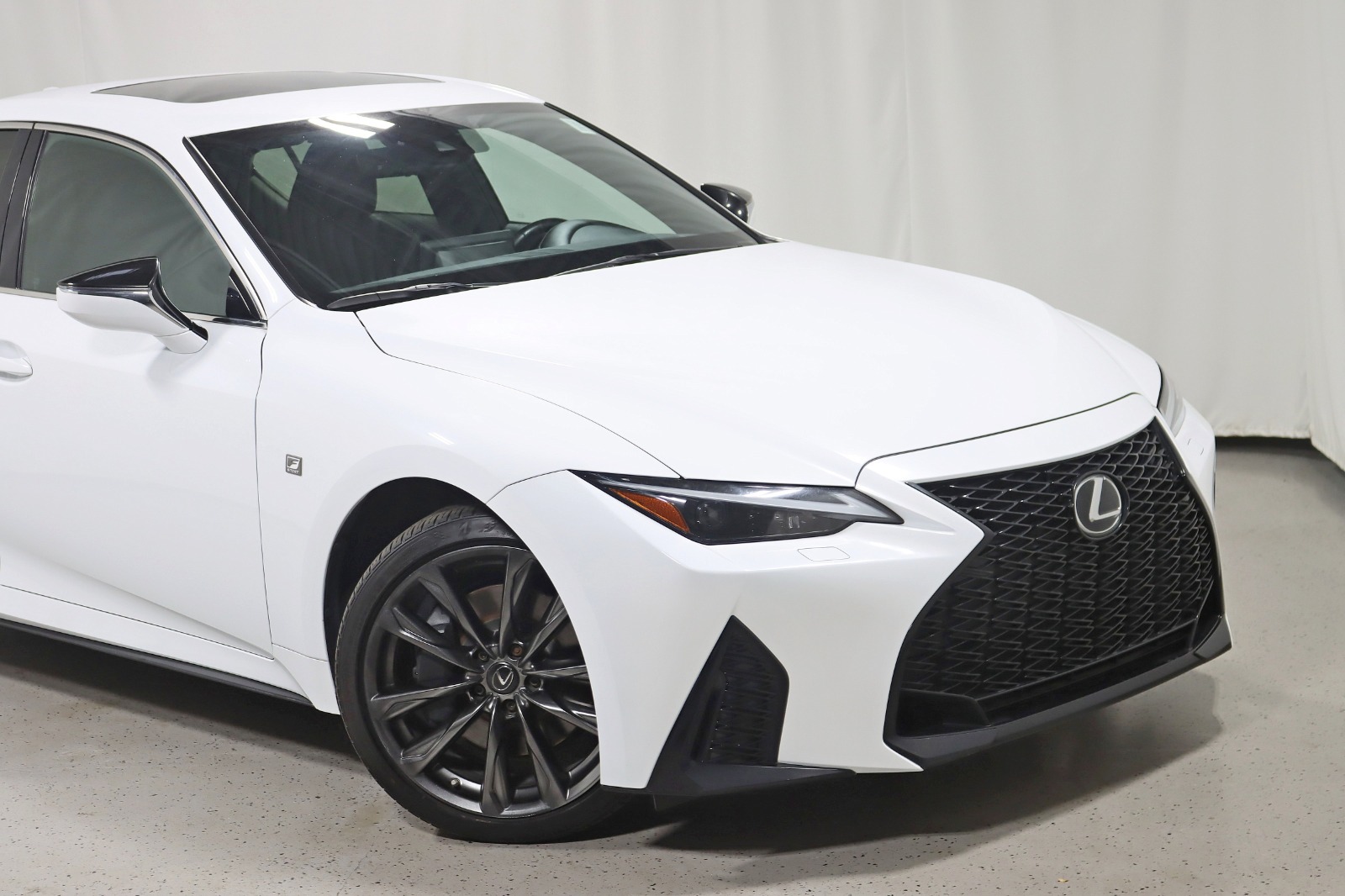 2022 LEXUS IS - Image 3