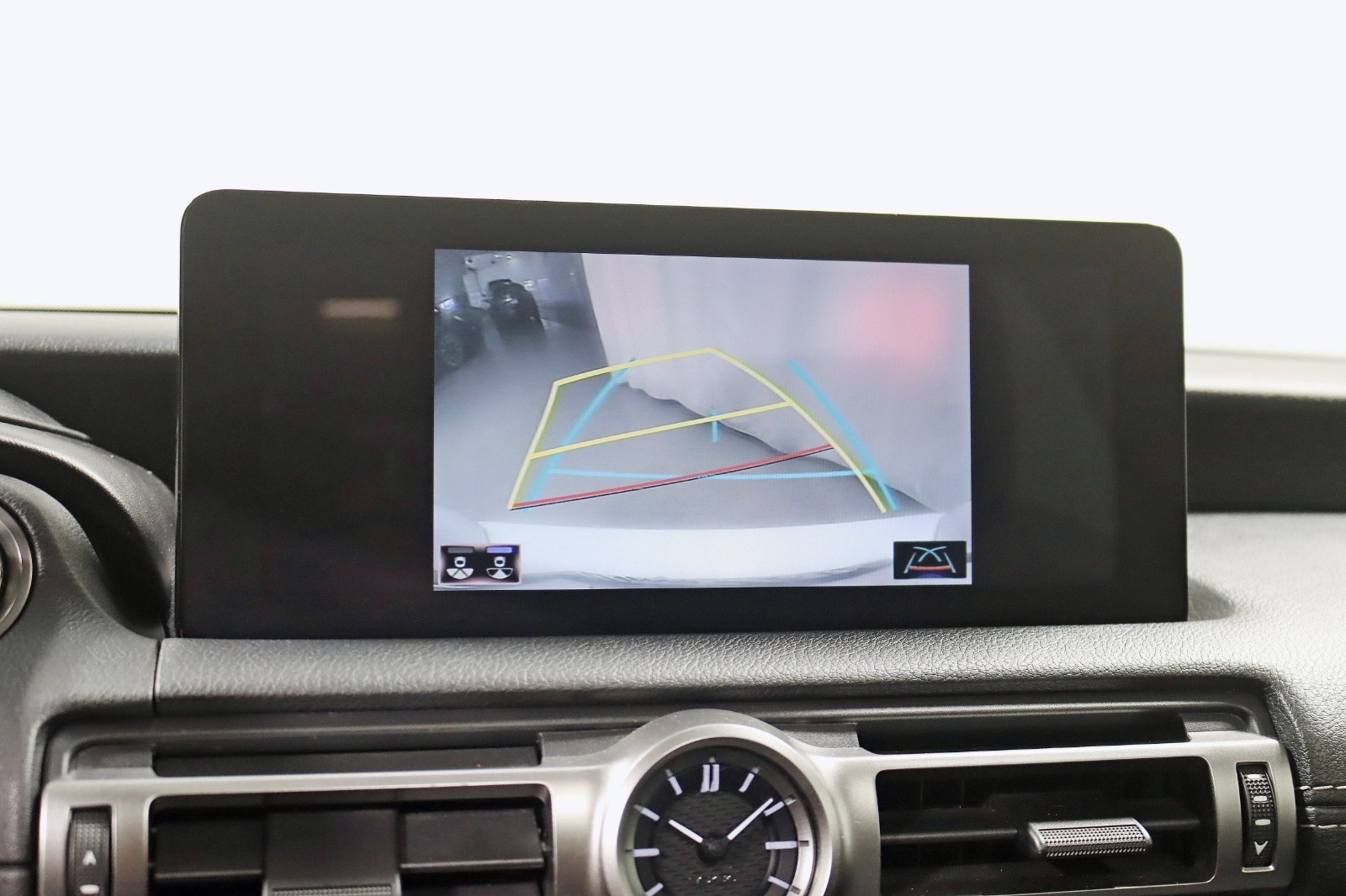 2022 LEXUS IS - Image 22