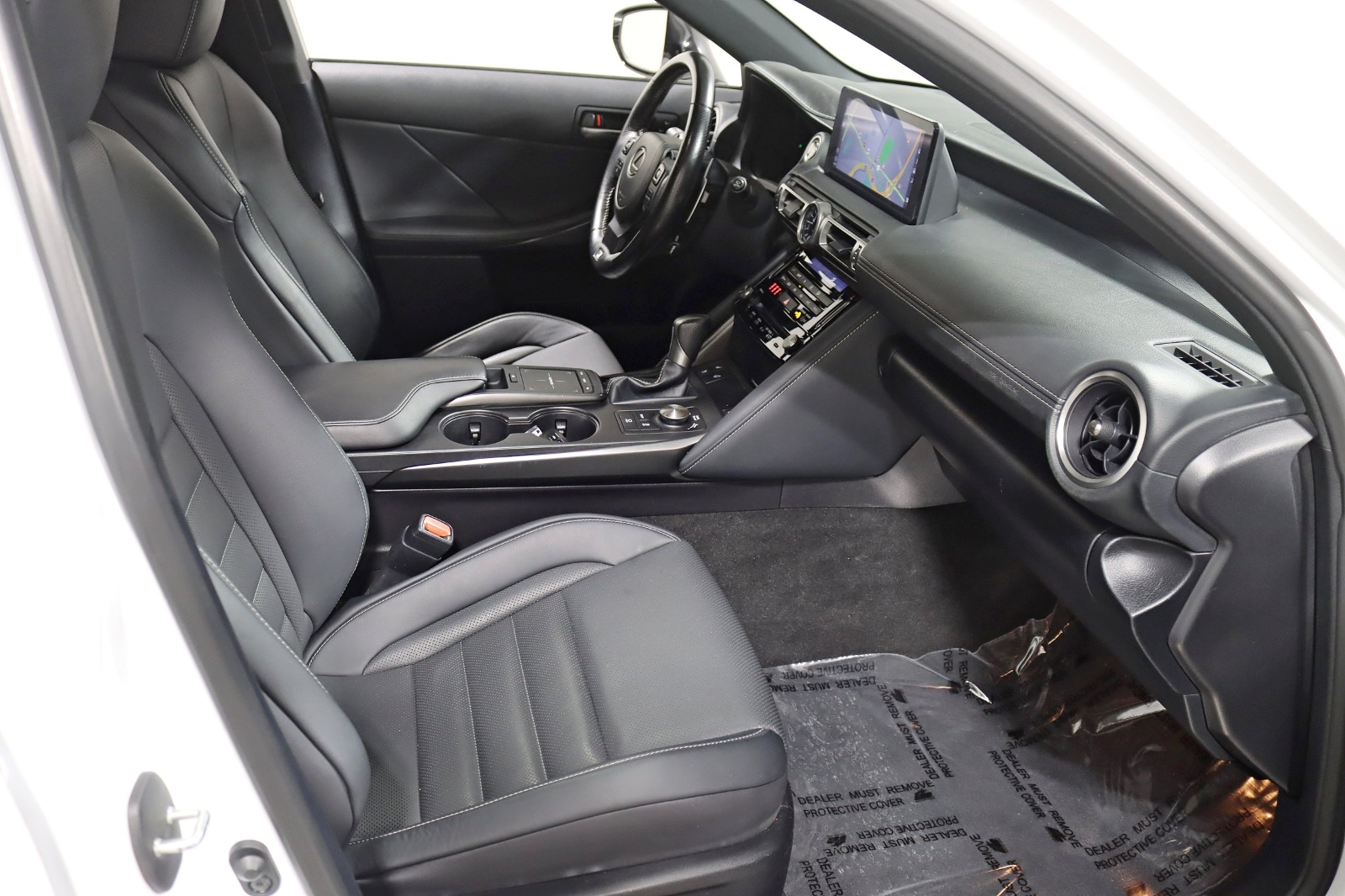 2022 LEXUS IS - Image 33