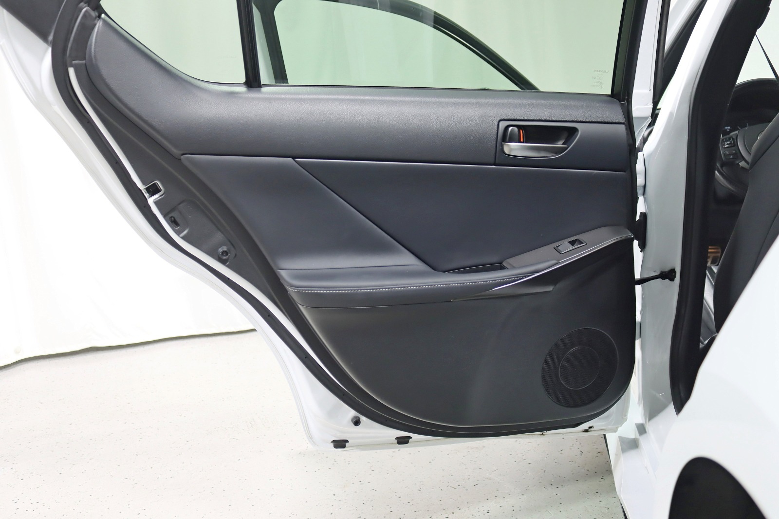 2022 LEXUS IS - Image 36