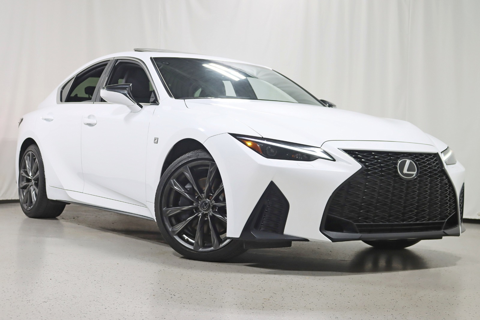 2022 LEXUS IS - Image 8