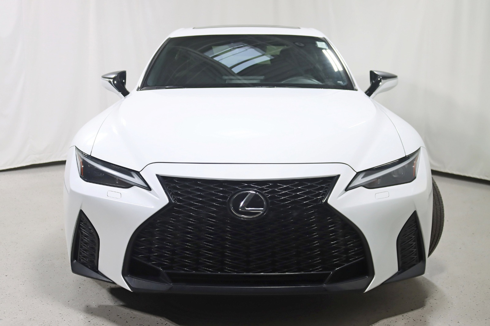 2022 LEXUS IS - Image 9