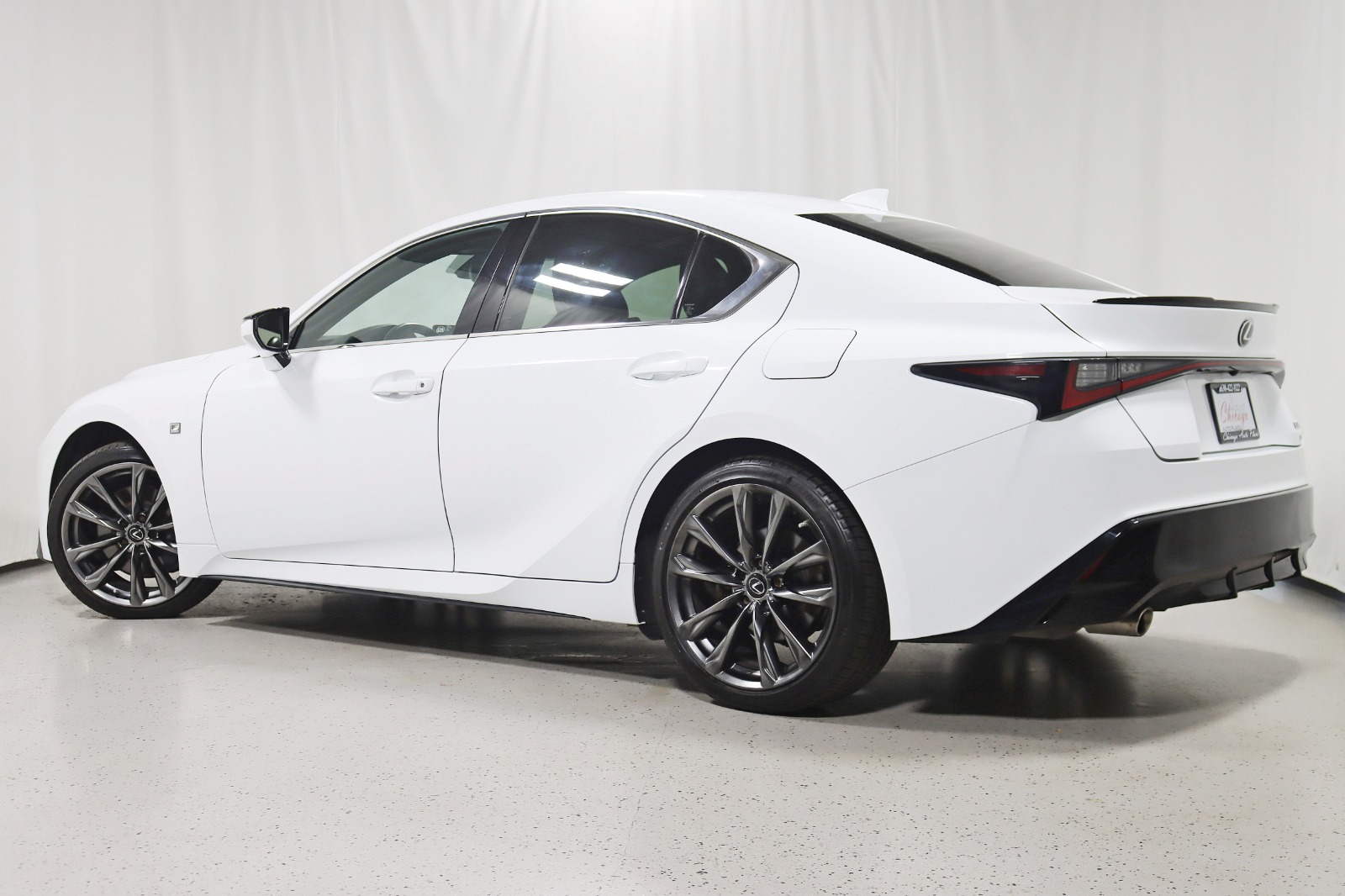 2022 LEXUS IS - Image 10