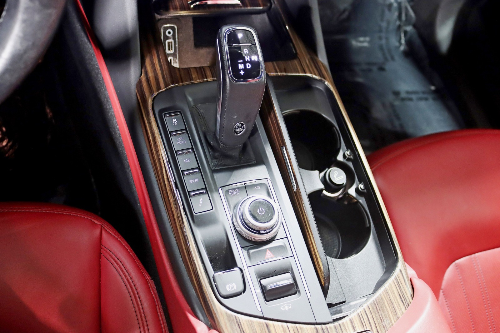 2022 MASERATI LEVANTE - Image 25