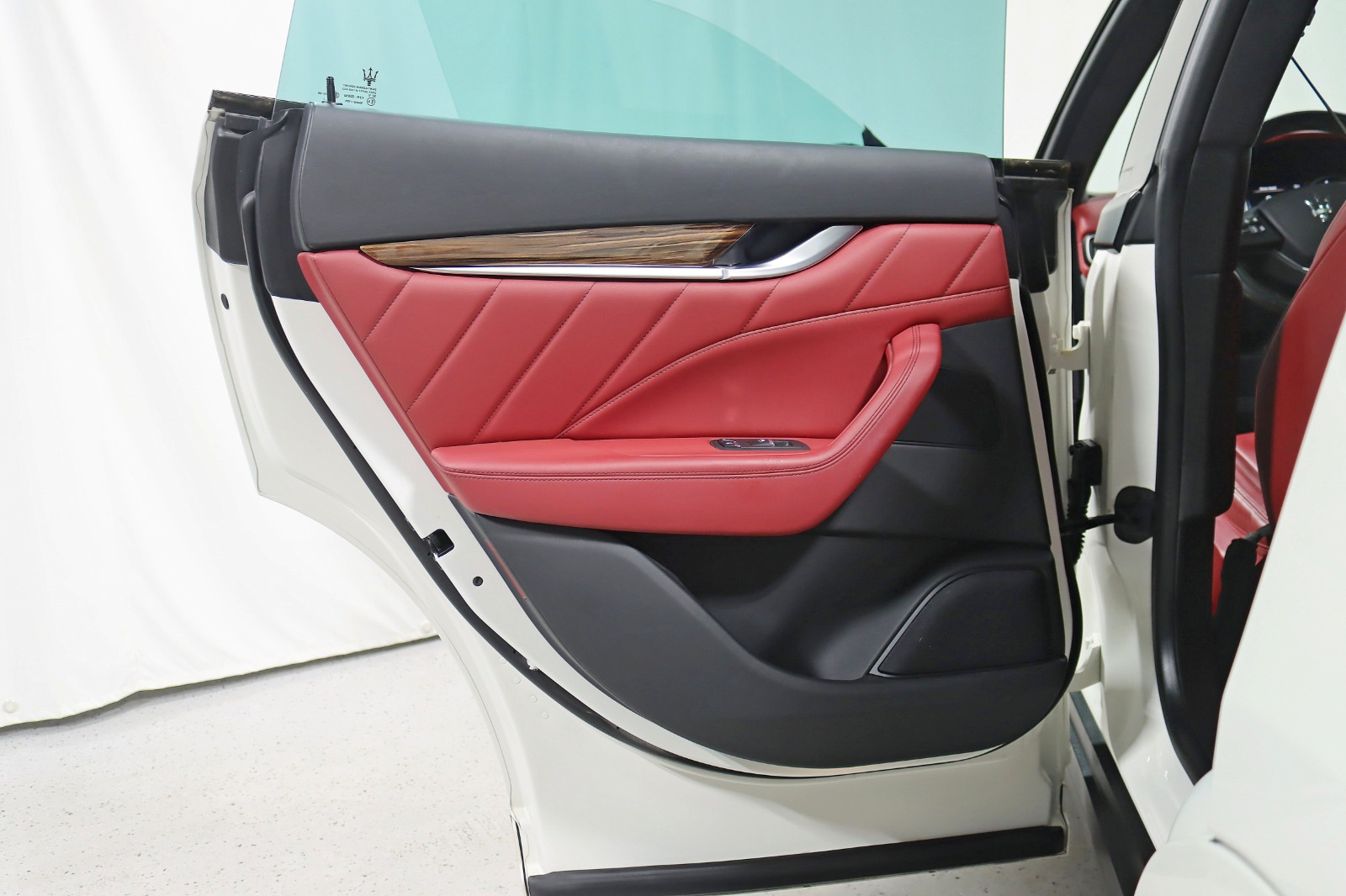 2022 MASERATI LEVANTE - Image 35