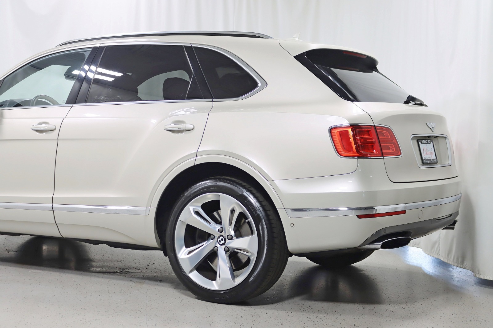 2018 BENTLEY BENTAYGA - Image 11