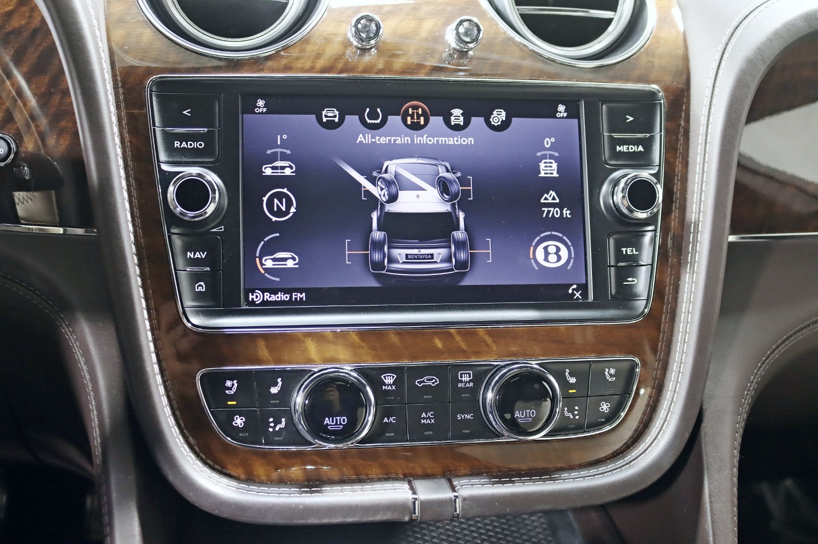 2018 BENTLEY BENTAYGA - Image 24