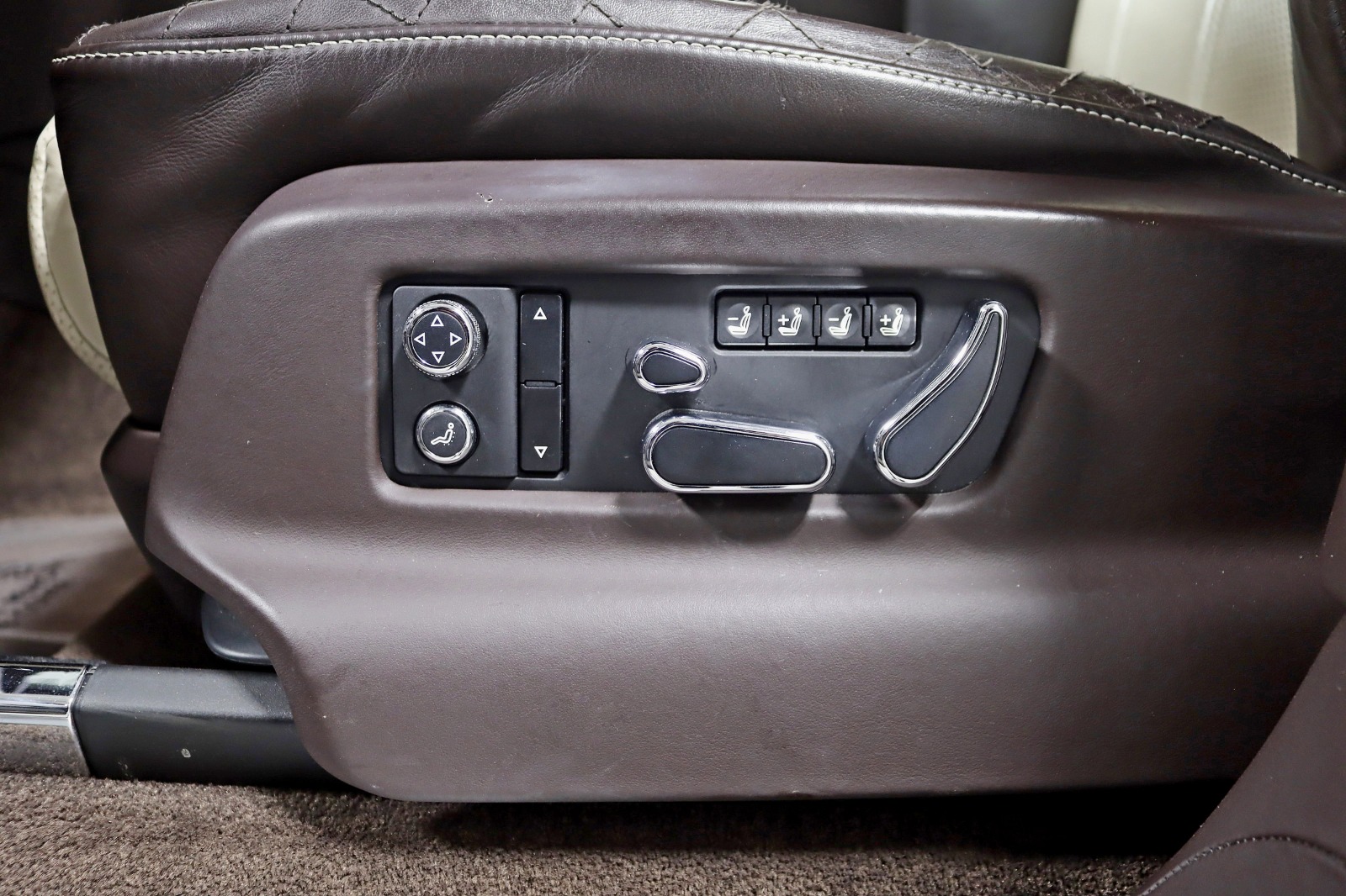 2018 BENTLEY BENTAYGA - Image 29