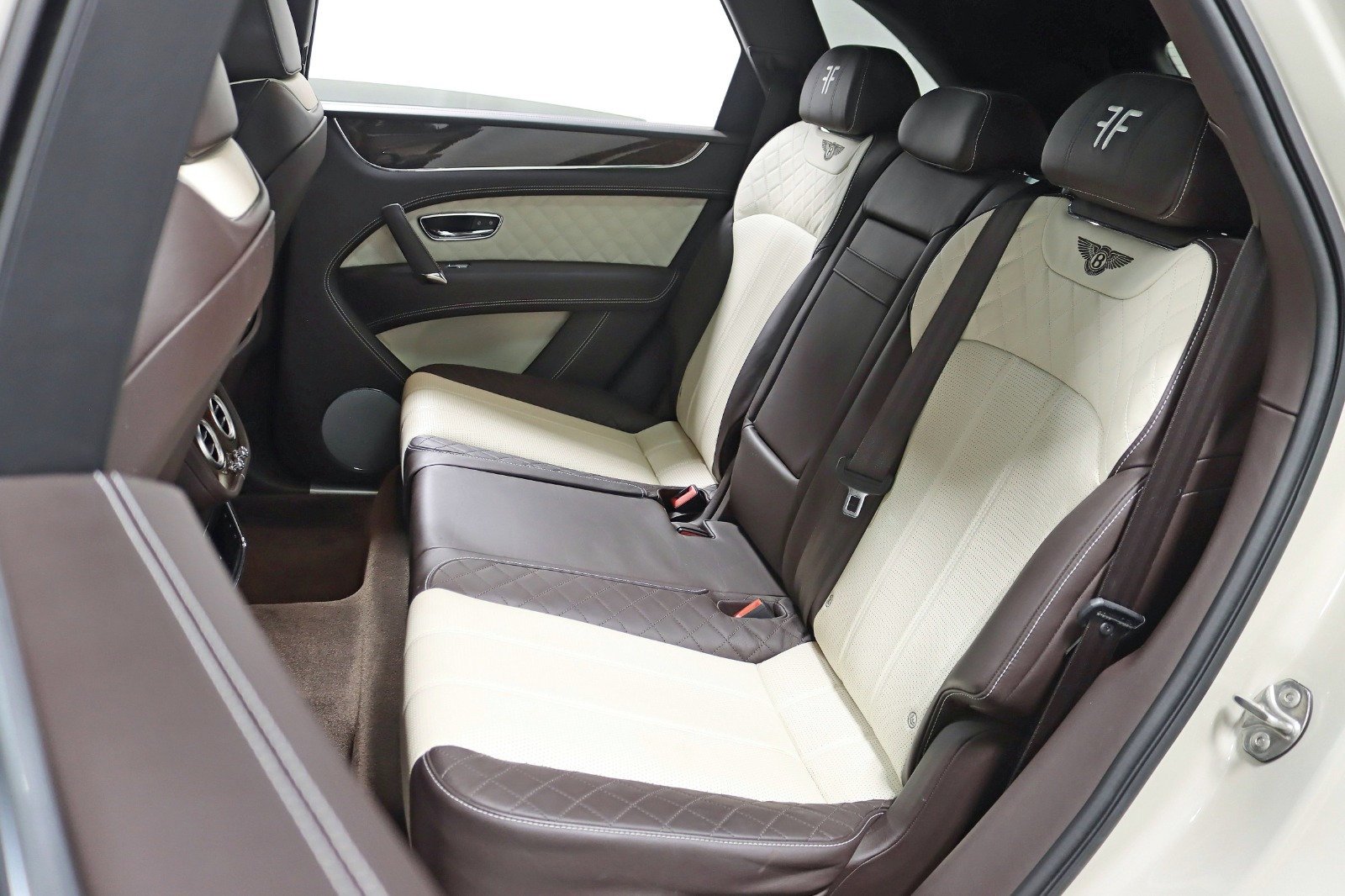 2018 BENTLEY BENTAYGA - Image 31