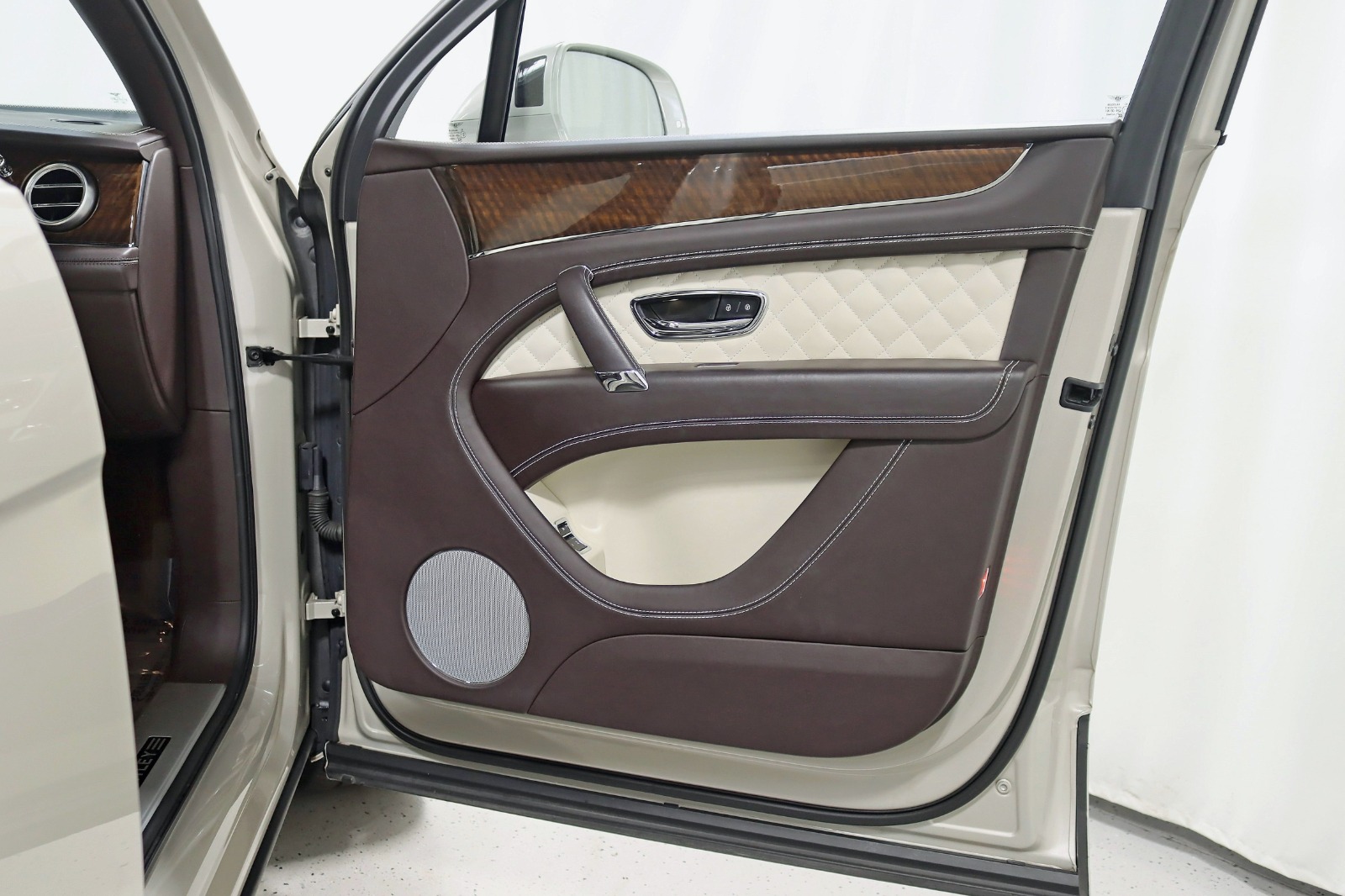 2018 BENTLEY BENTAYGA - Image 36