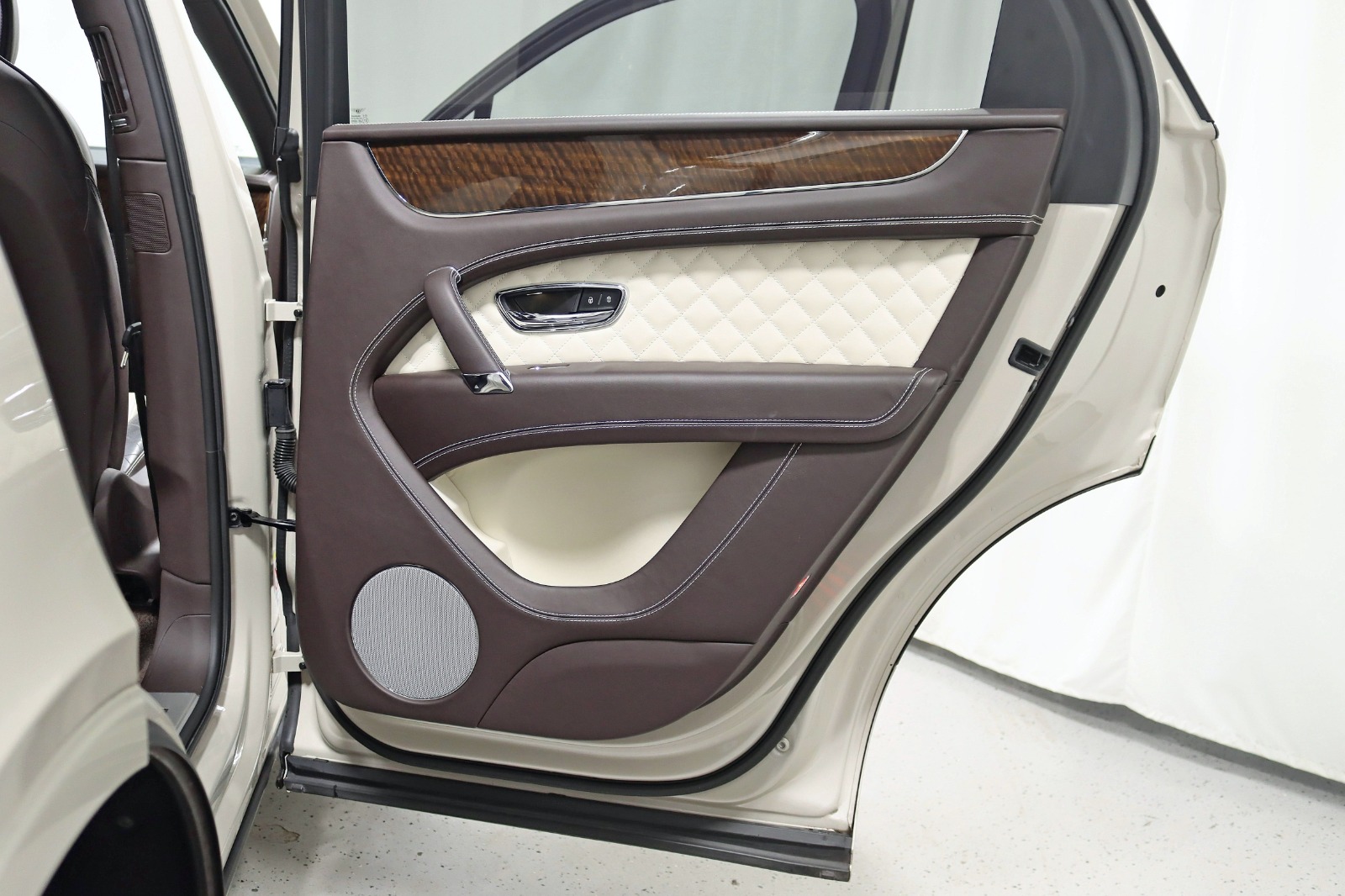 2018 BENTLEY BENTAYGA - Image 38