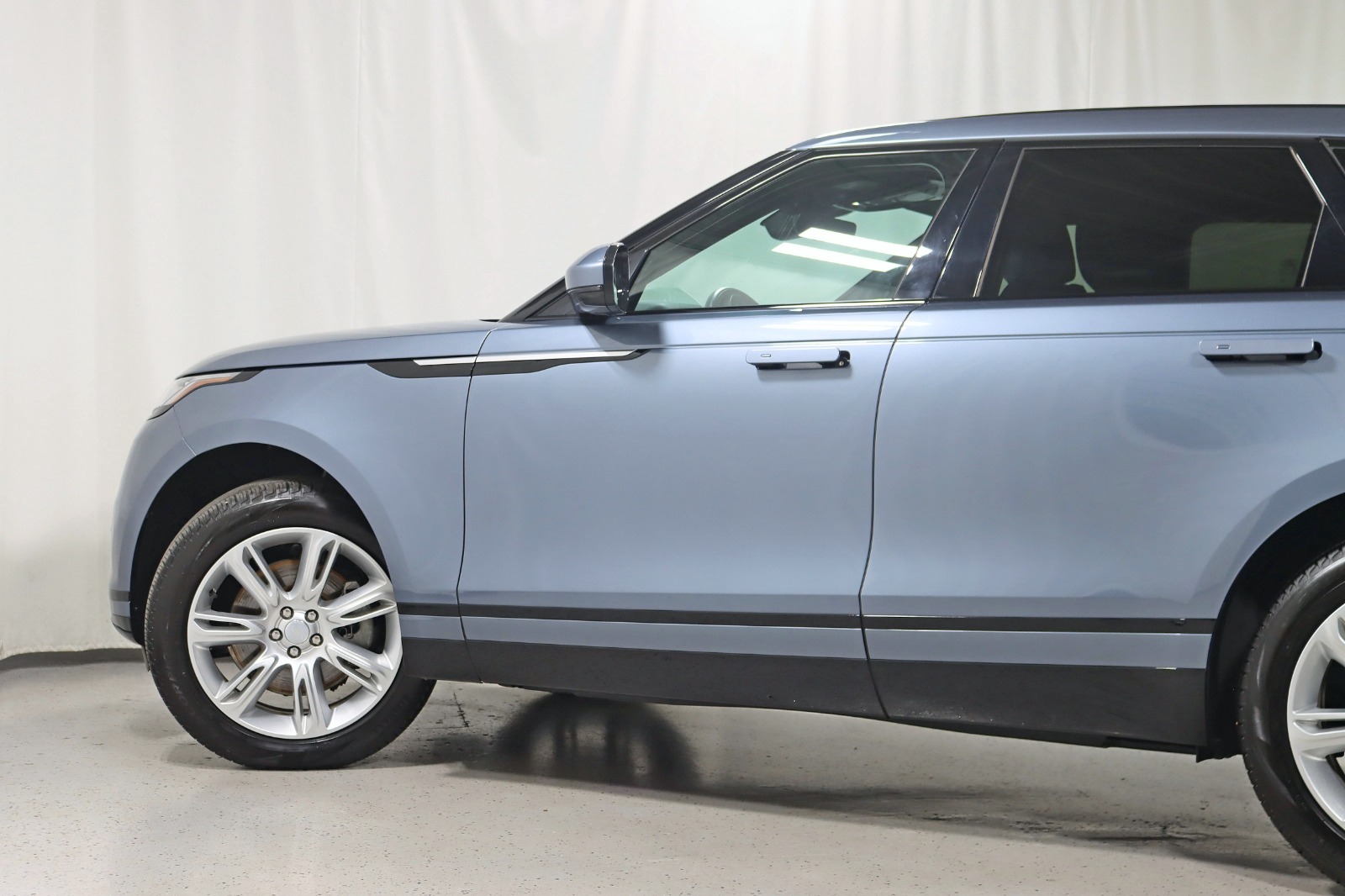 2022 LAND ROVER RANGE ROVER VELAR - Image 12