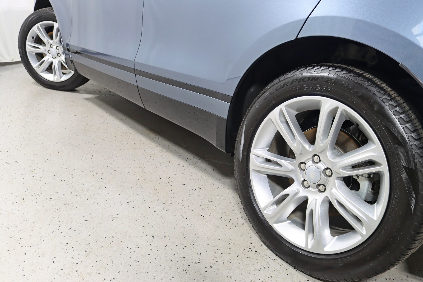 2022 LAND ROVER RANGE ROVER VELAR - Image 13