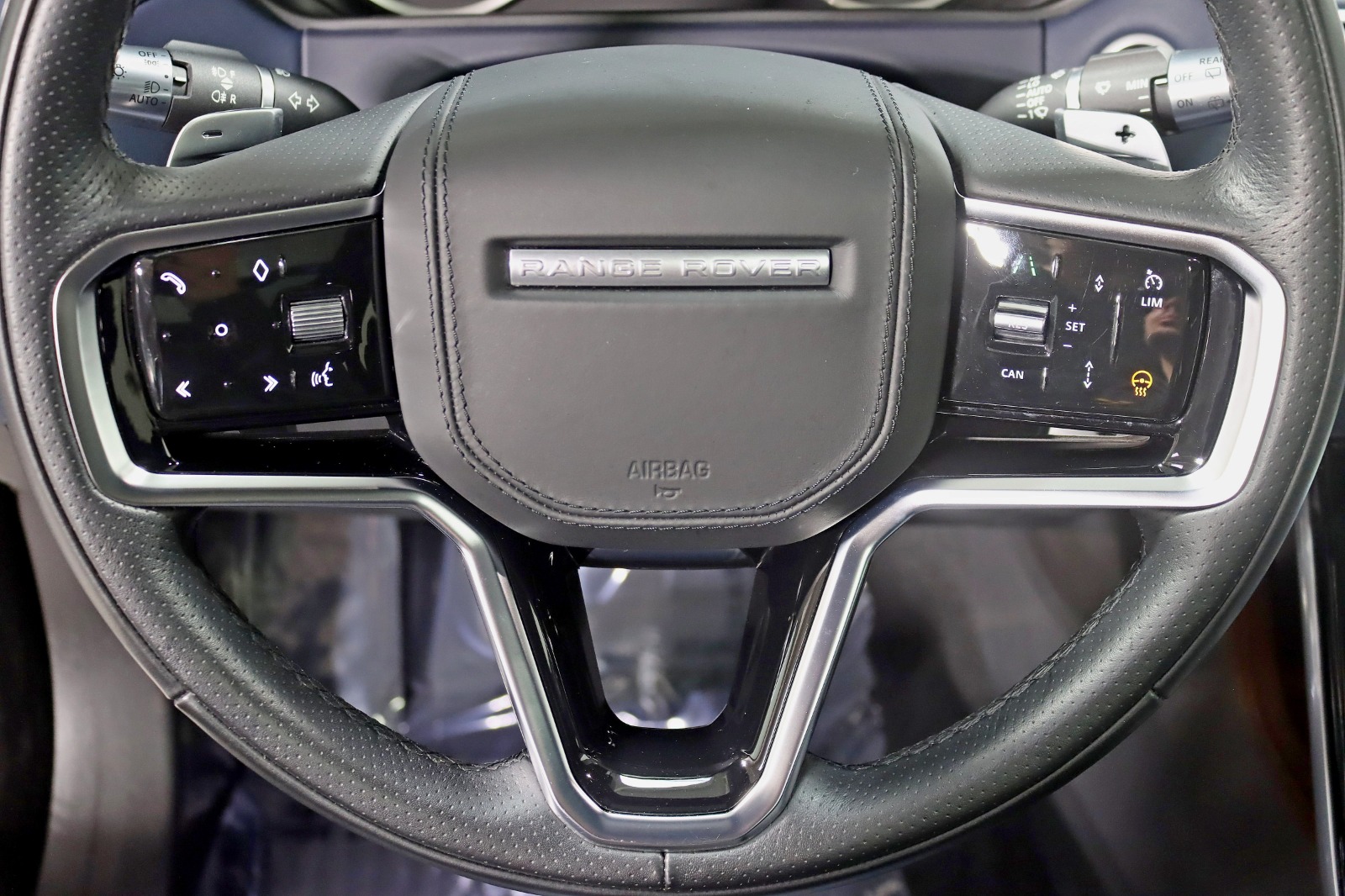 2022 LAND ROVER RANGE ROVER VELAR - Image 16