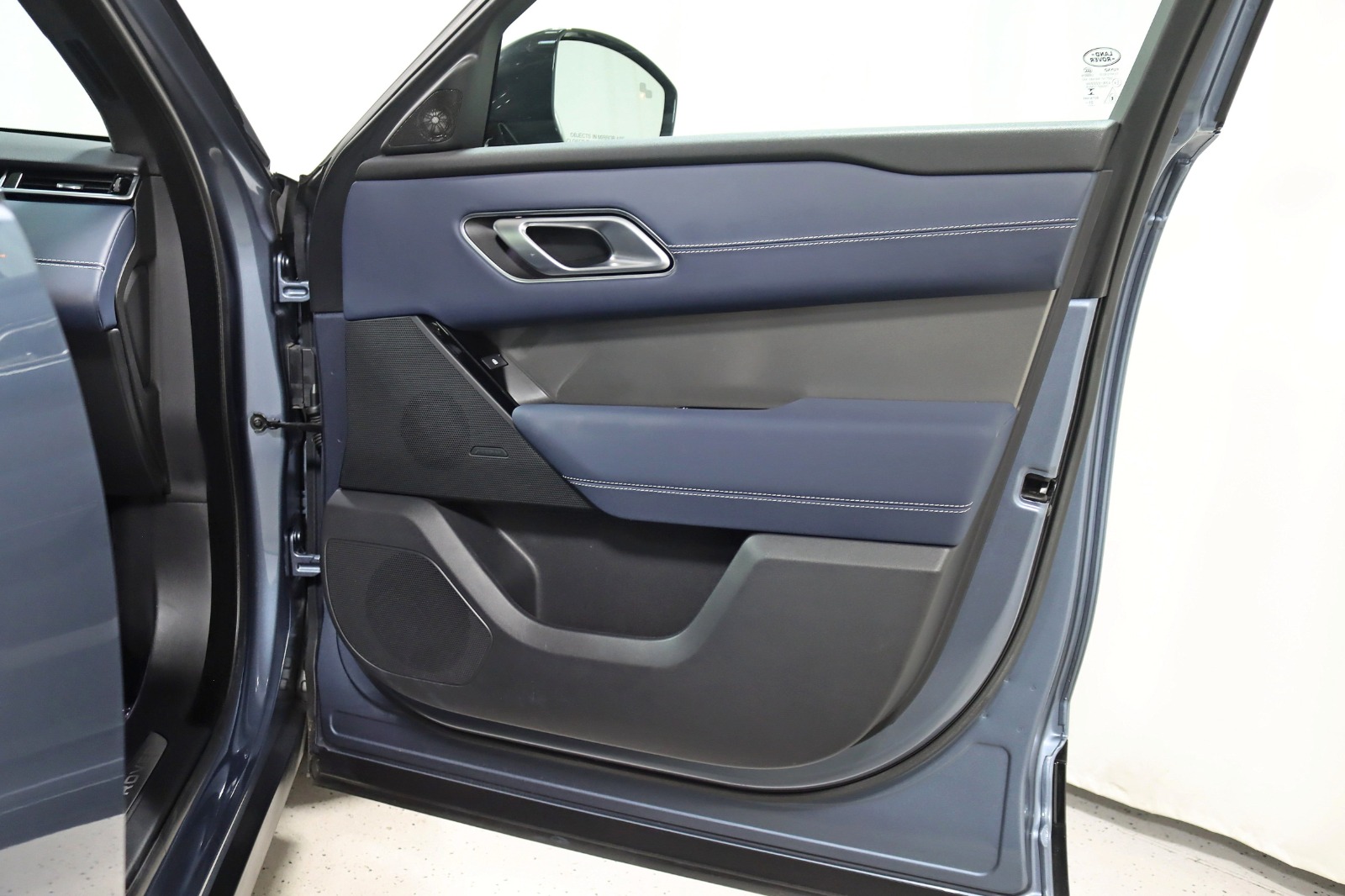 2022 LAND ROVER RANGE ROVER VELAR - Image 33