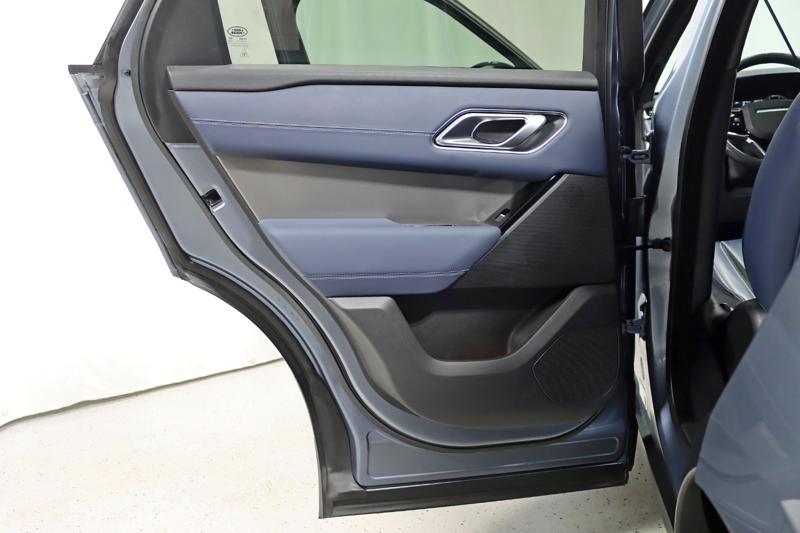 2022 LAND ROVER RANGE ROVER VELAR - Image 34