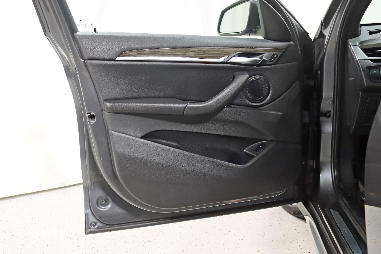 2016 BMW X1 - Image 32