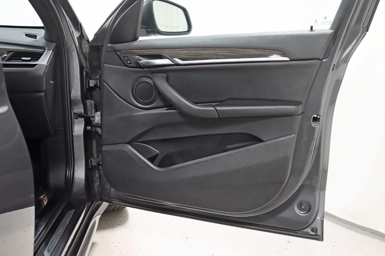 2016 BMW X1 - Image 33