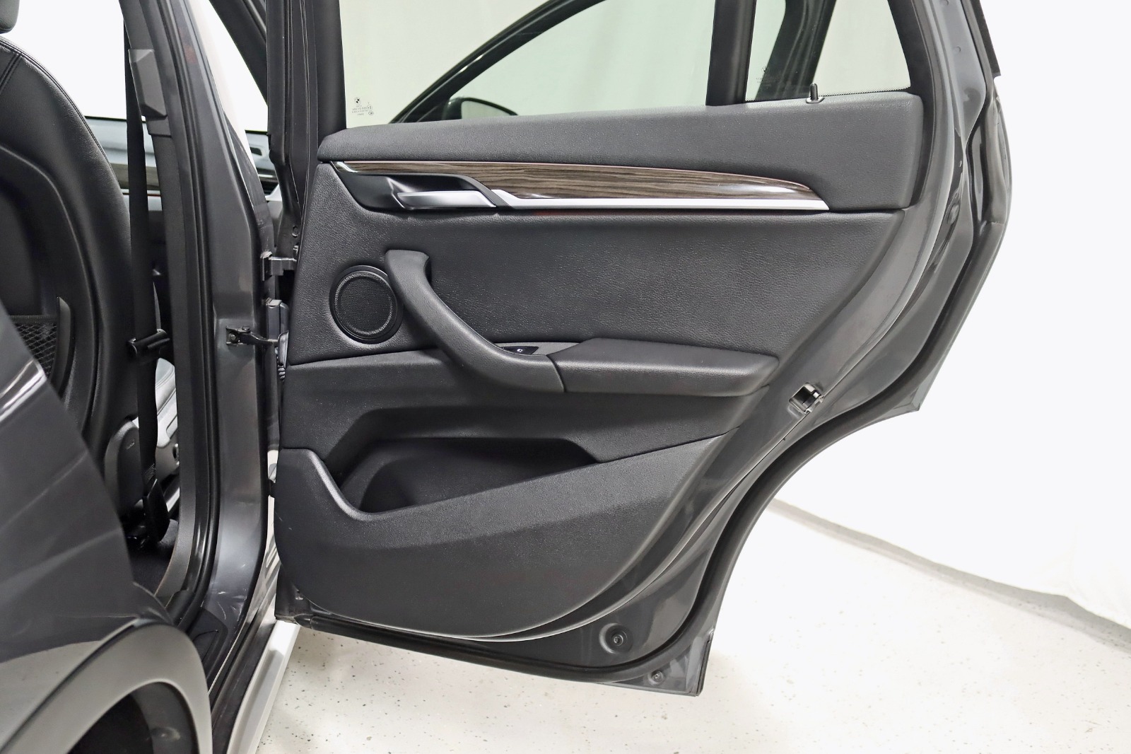 2016 BMW X1 - Image 35