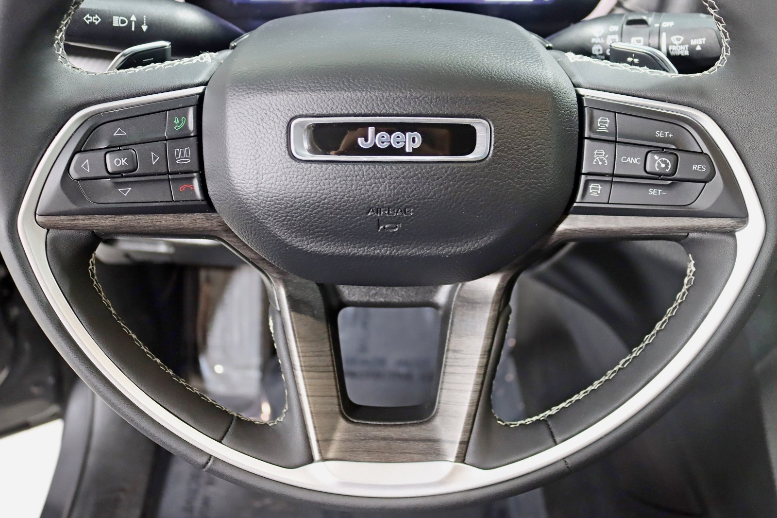 2023 JEEP GRAND CHEROKEE - Image 16