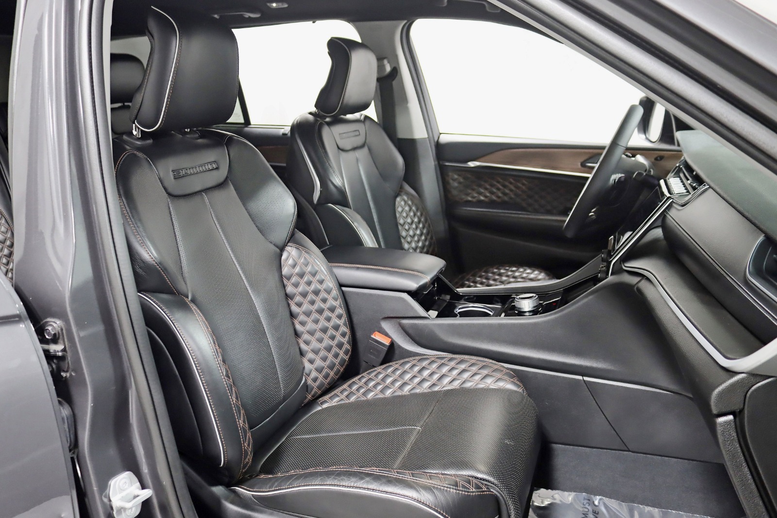 2023 JEEP GRAND CHEROKEE - Image 25