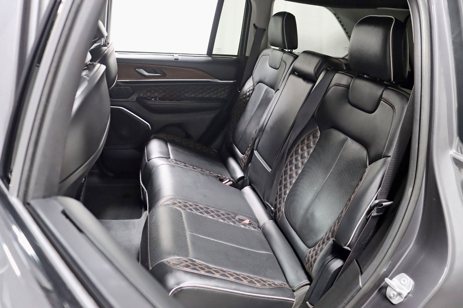 2023 JEEP GRAND CHEROKEE - Image 26