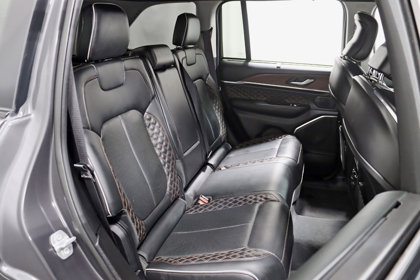 2023 JEEP GRAND CHEROKEE - Image 27