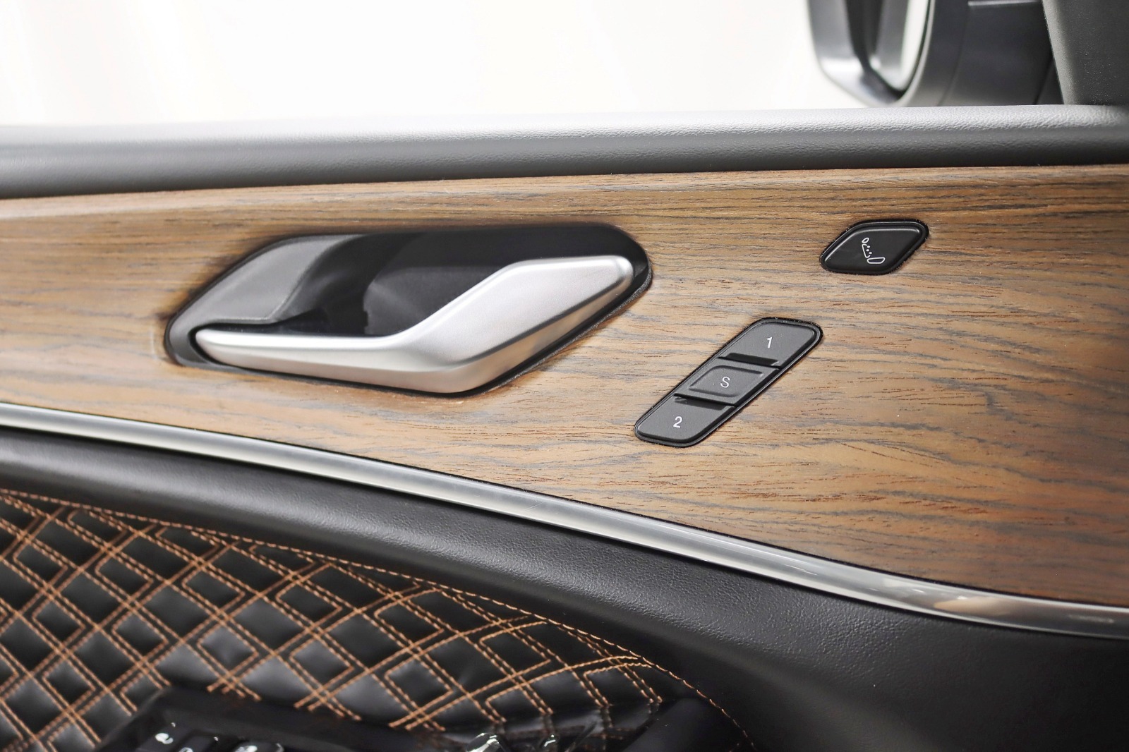 2023 JEEP GRAND CHEROKEE - Image 29