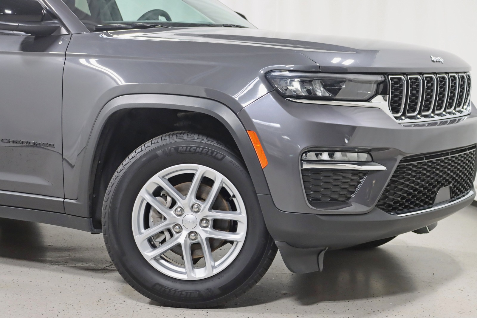 2023 JEEP GRAND CHEROKEE - Image 6