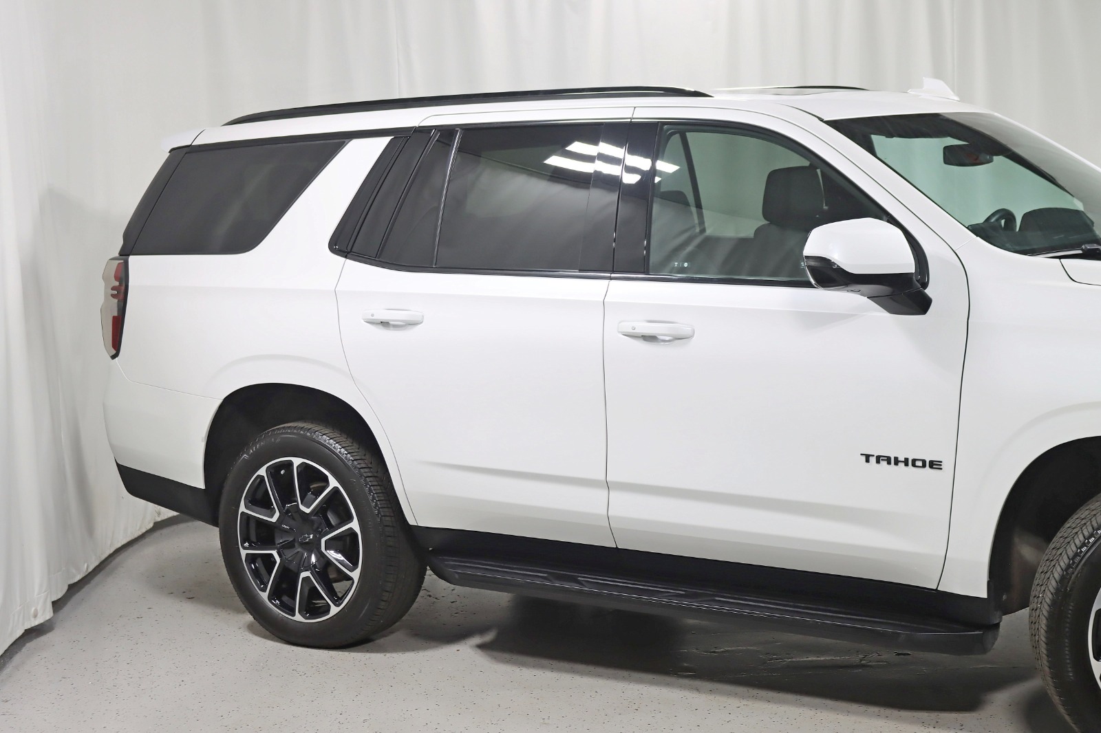 2023 CHEVROLET TAHOE - Image 4