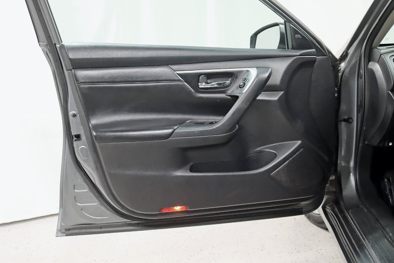 2017 NISSAN ALTIMA - Image 30