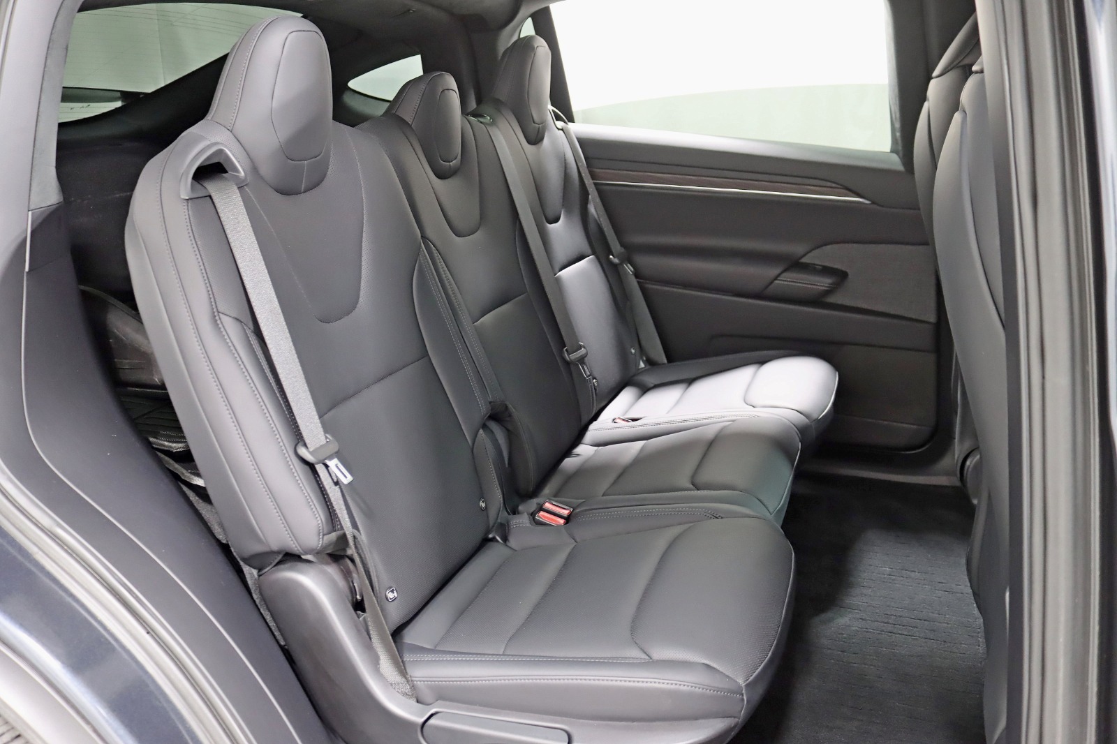 2024 TESLA MODEL X - Image 34