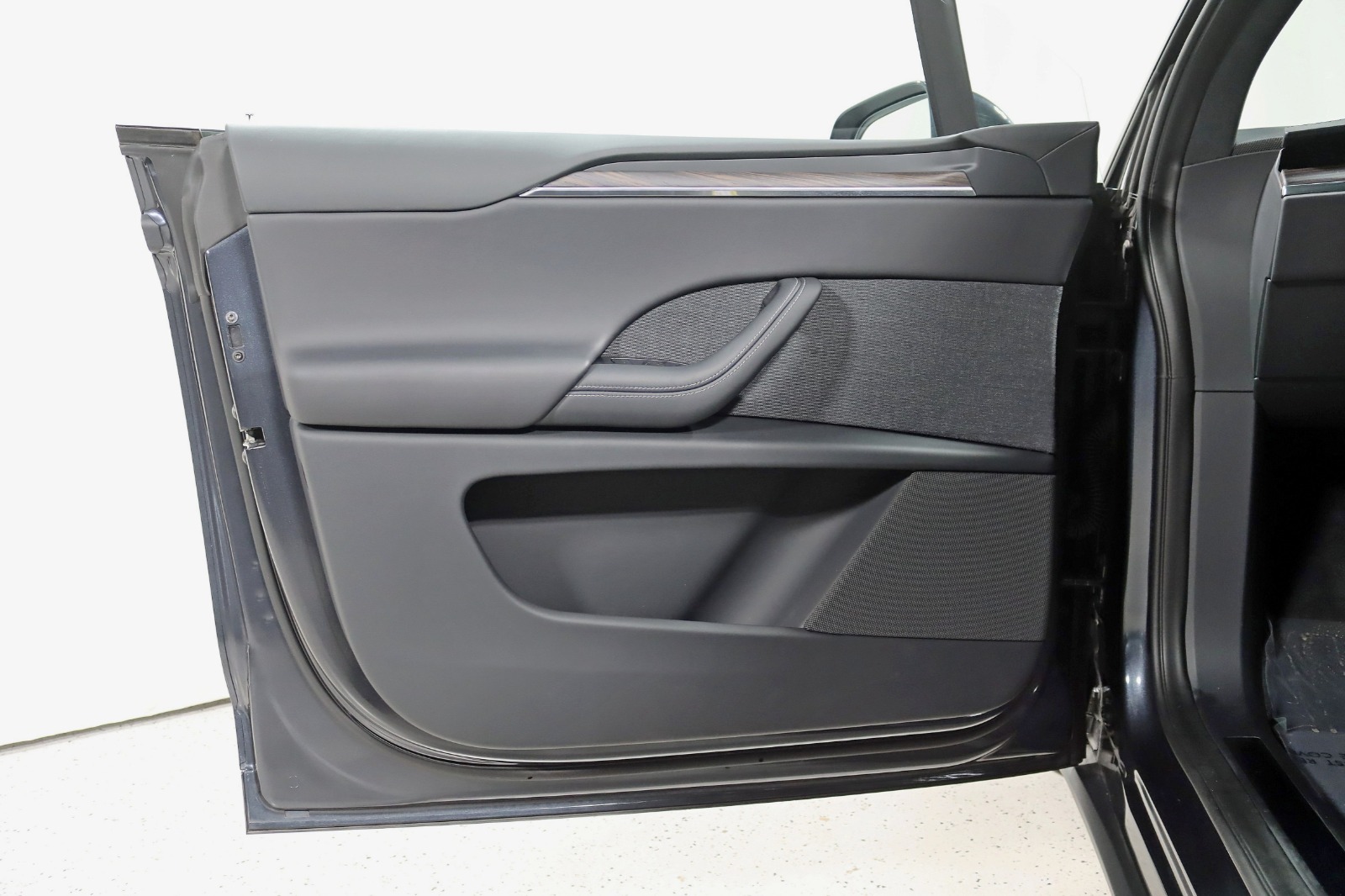 2024 TESLA MODEL X - Image 36