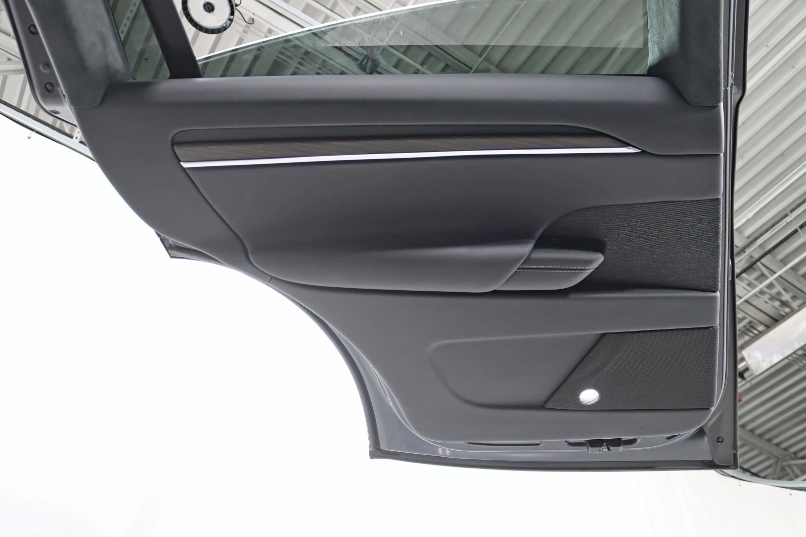 2024 TESLA MODEL X - Image 38