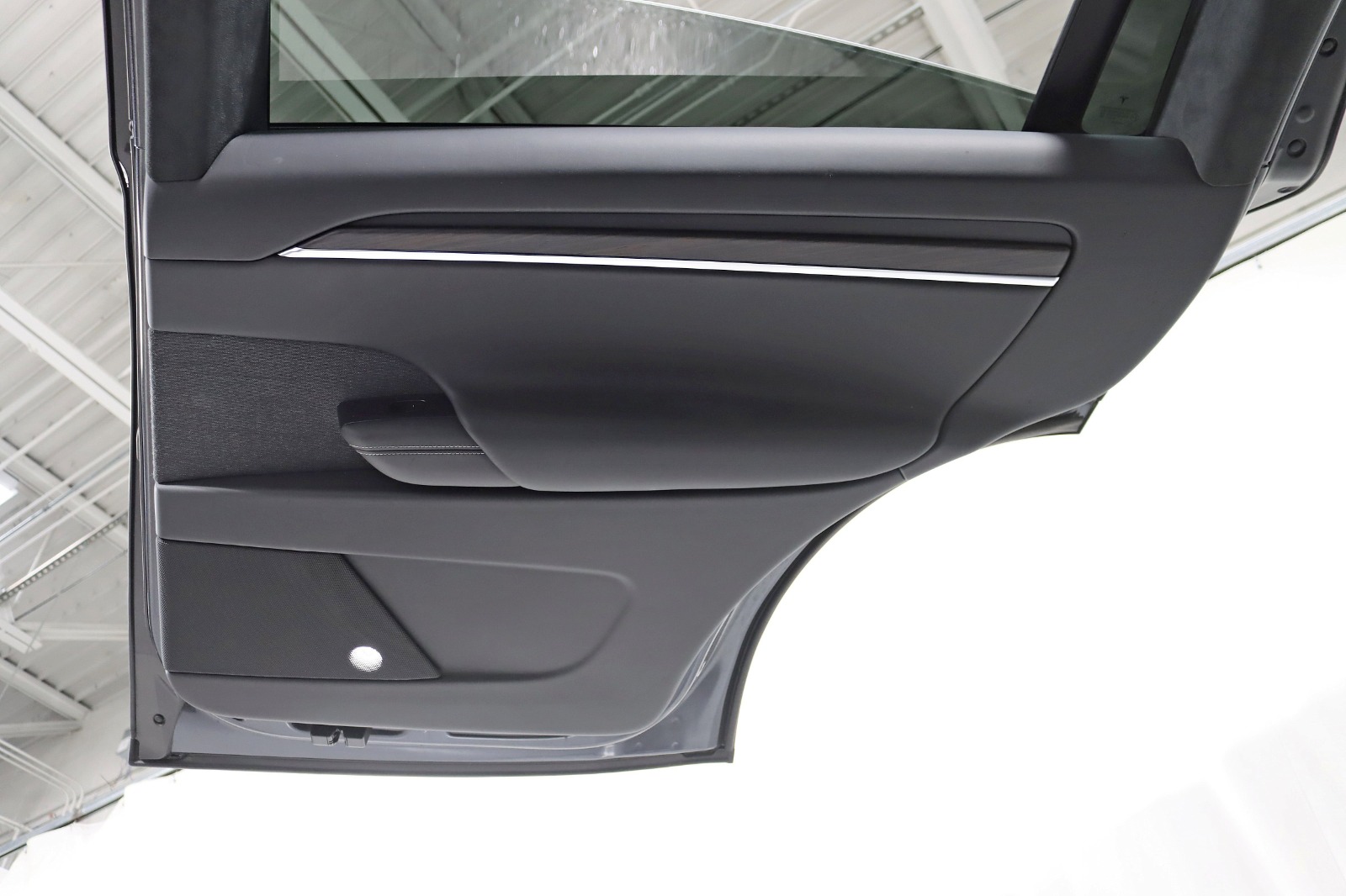 2024 TESLA MODEL X - Image 39