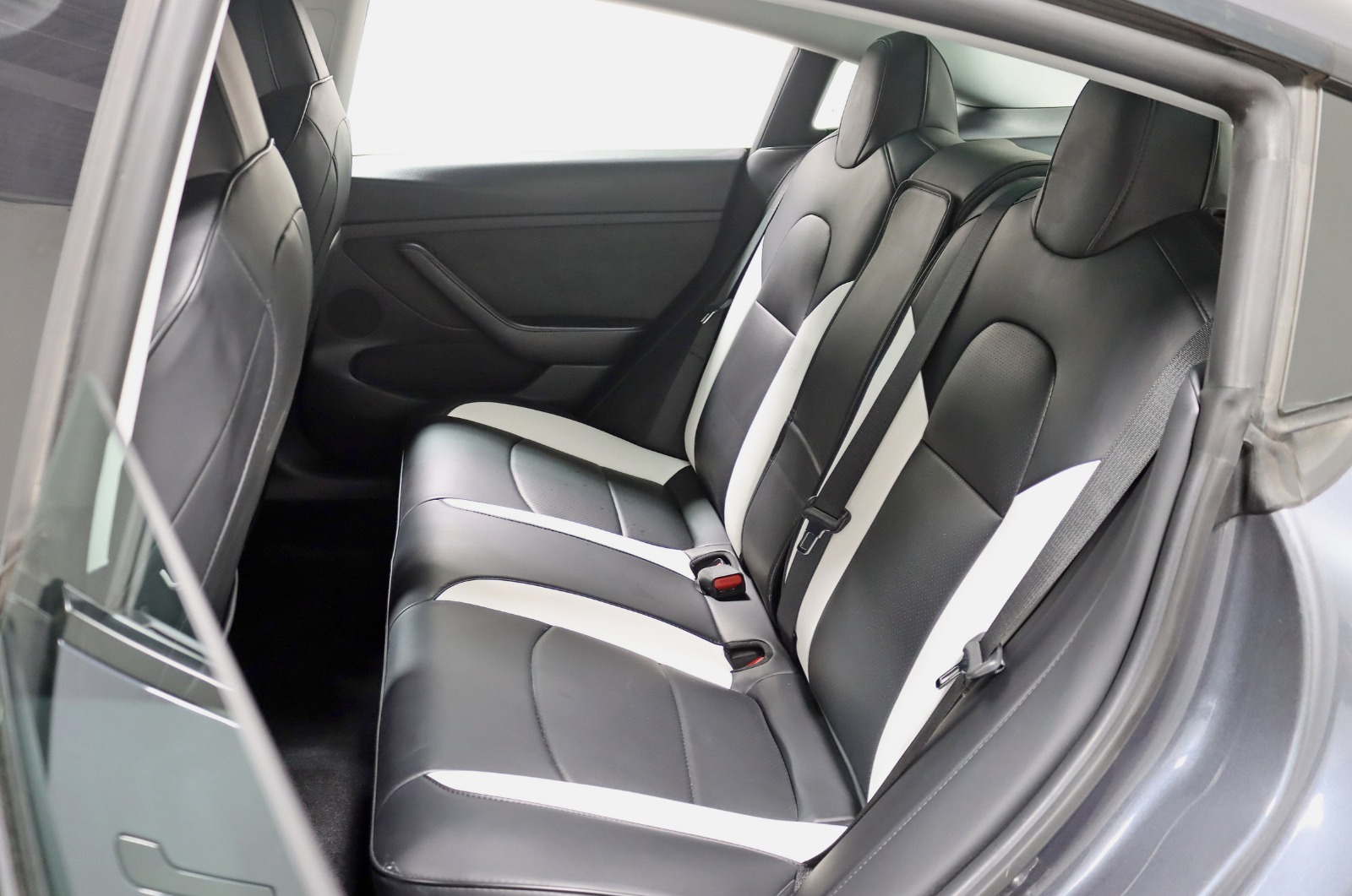 2021 TESLA MODEL 3 - Image 28