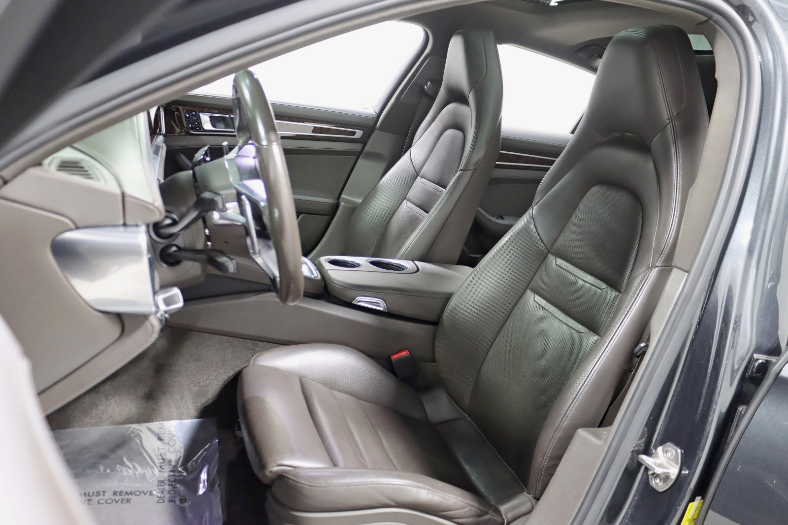 2017 PORSCHE PANAMERA - Image 24