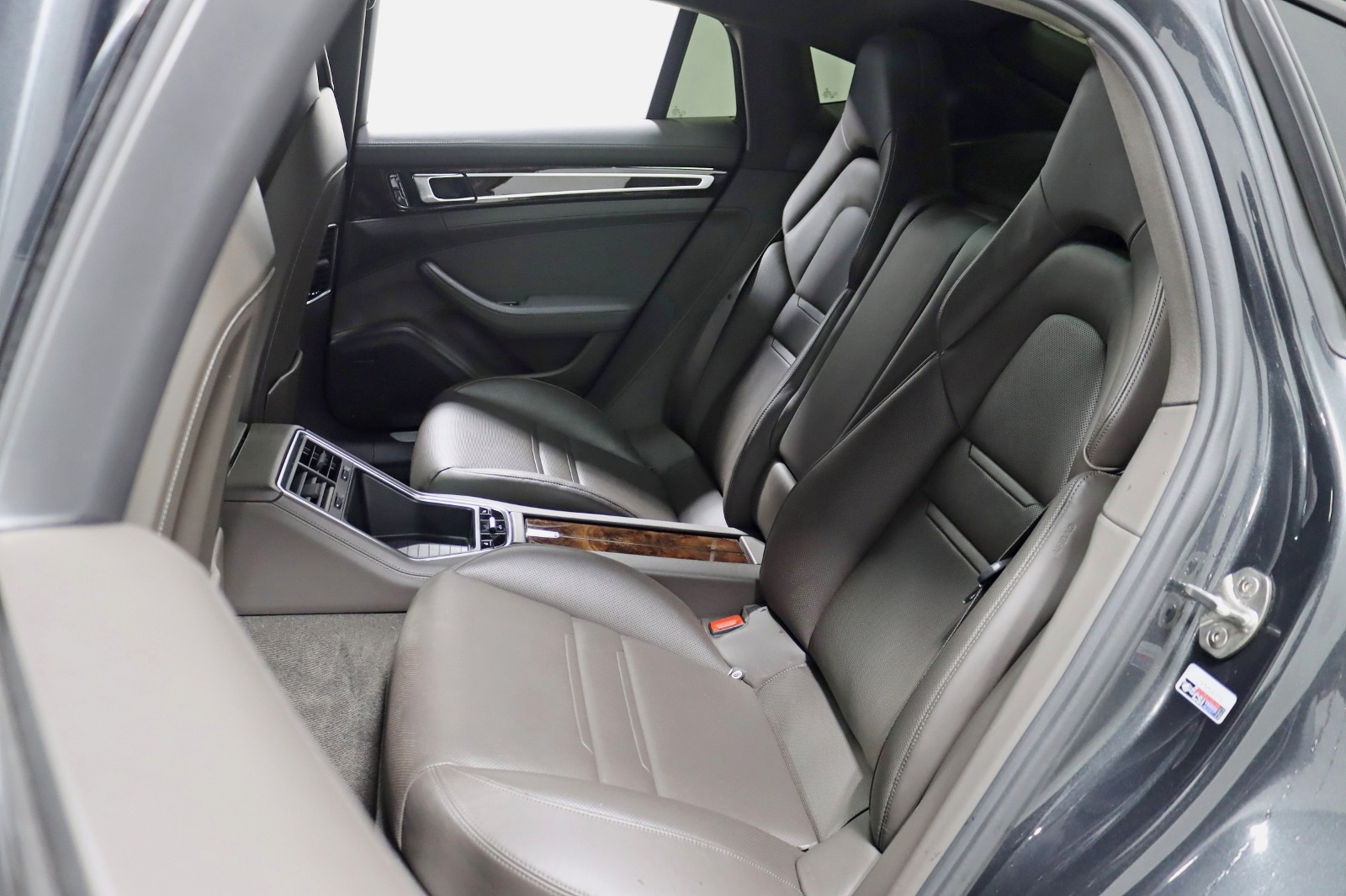 2017 PORSCHE PANAMERA - Image 26