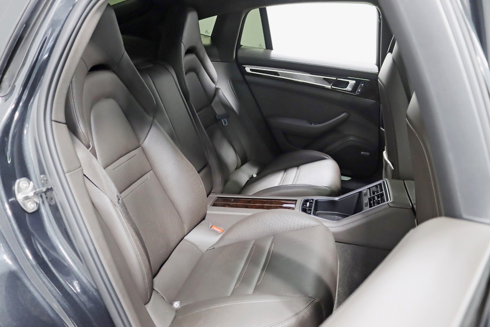 2017 PORSCHE PANAMERA - Image 27