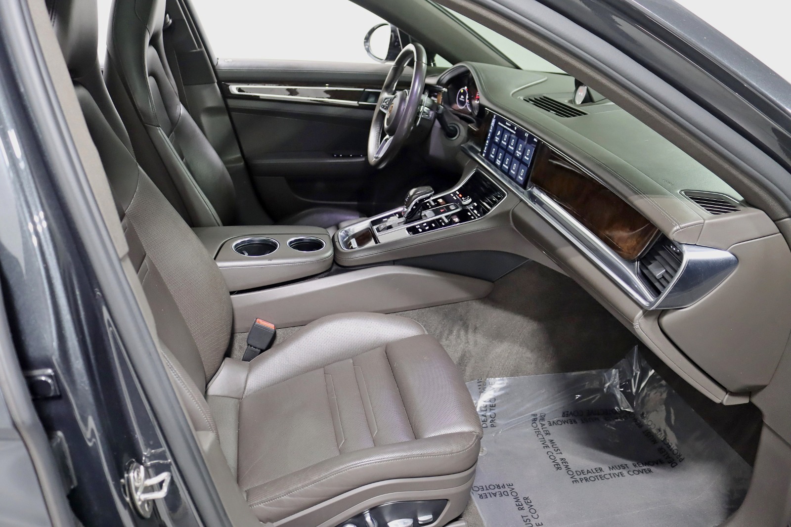 2017 PORSCHE PANAMERA - Image 29