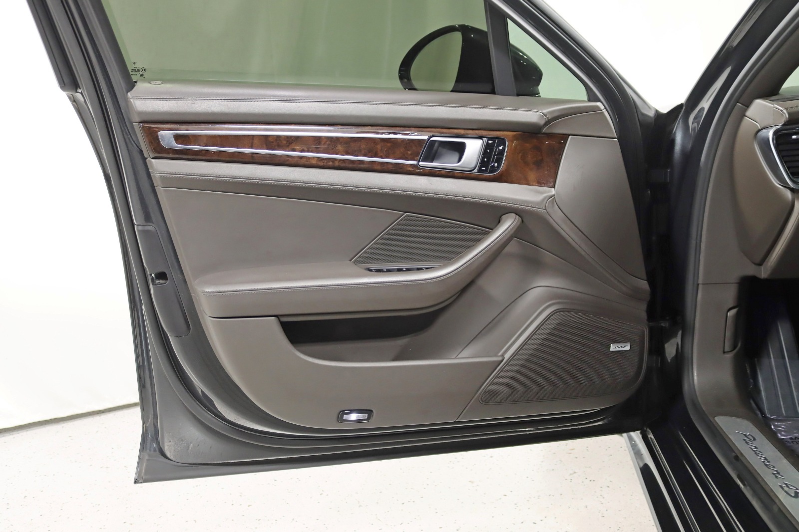 2017 PORSCHE PANAMERA - Image 31