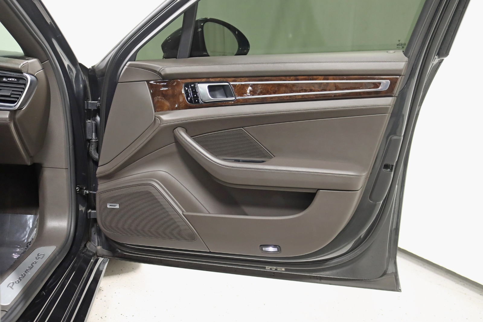 2017 PORSCHE PANAMERA - Image 32