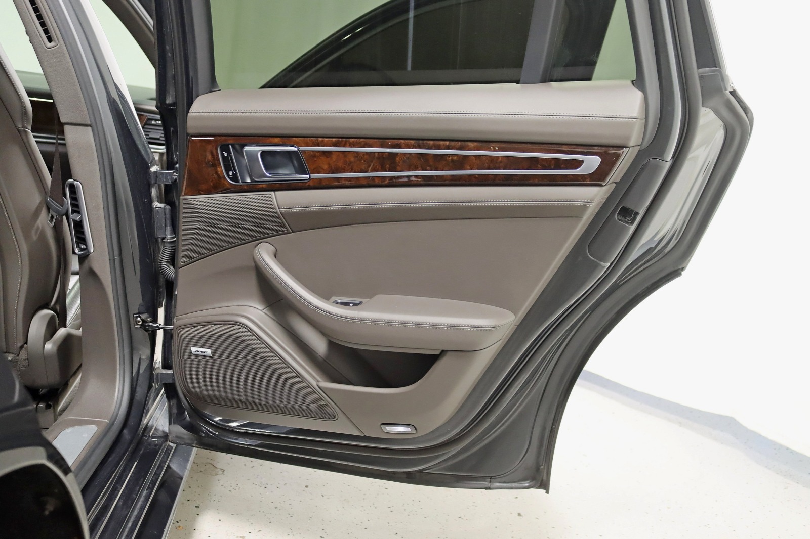 2017 PORSCHE PANAMERA - Image 34