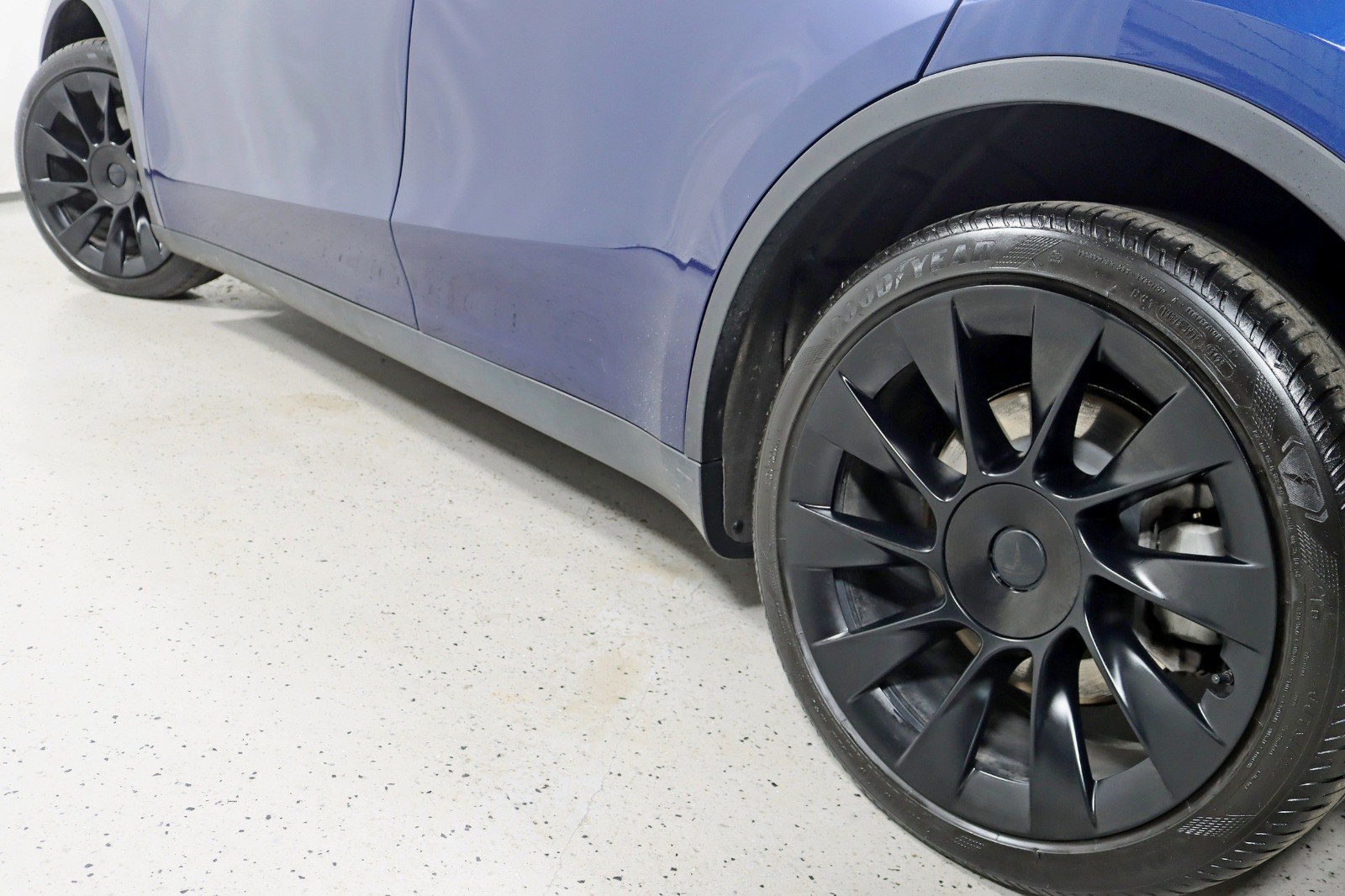 2023 TESLA MODEL Y - Image 13