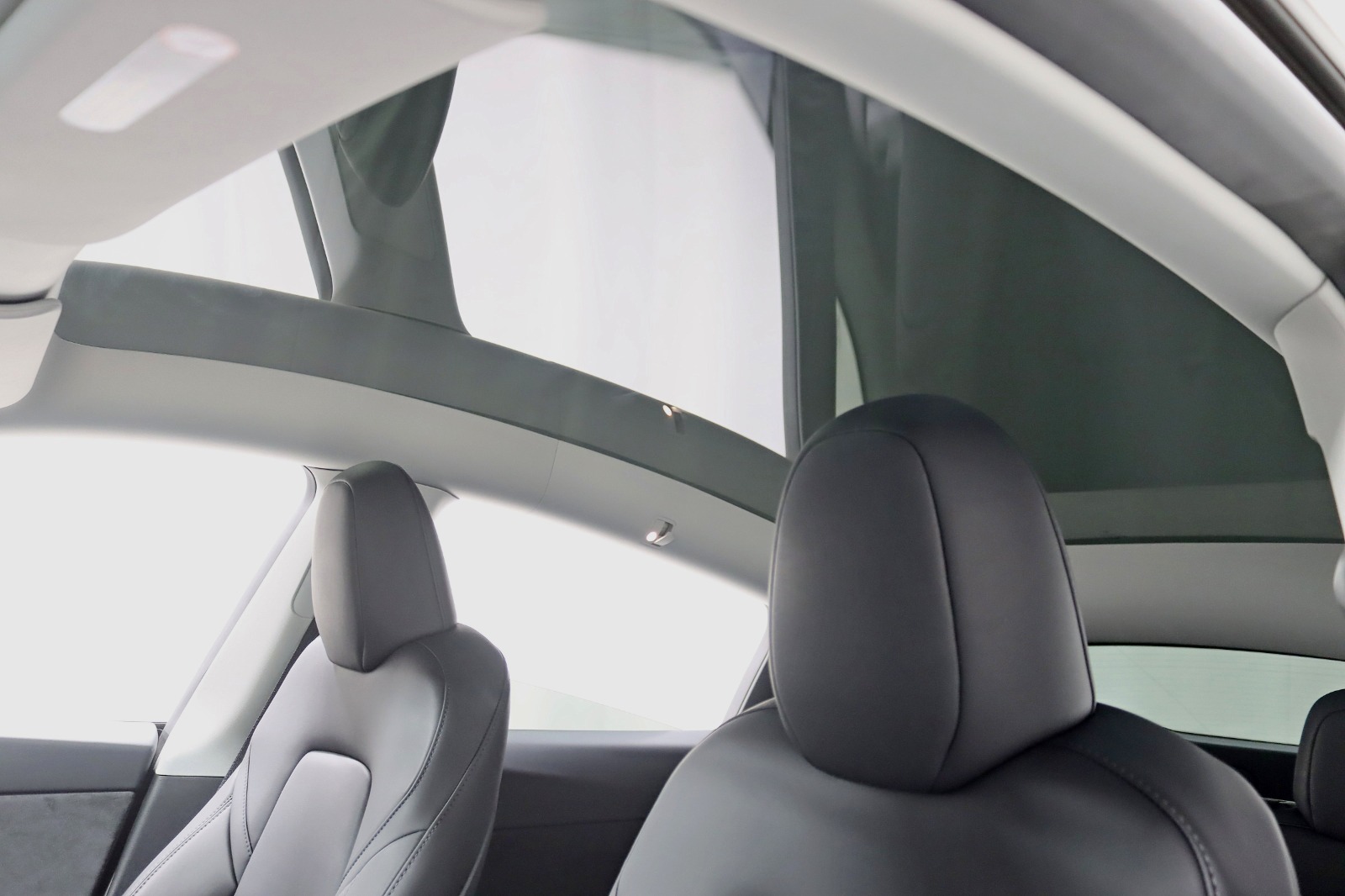 2023 TESLA MODEL Y - Image 32