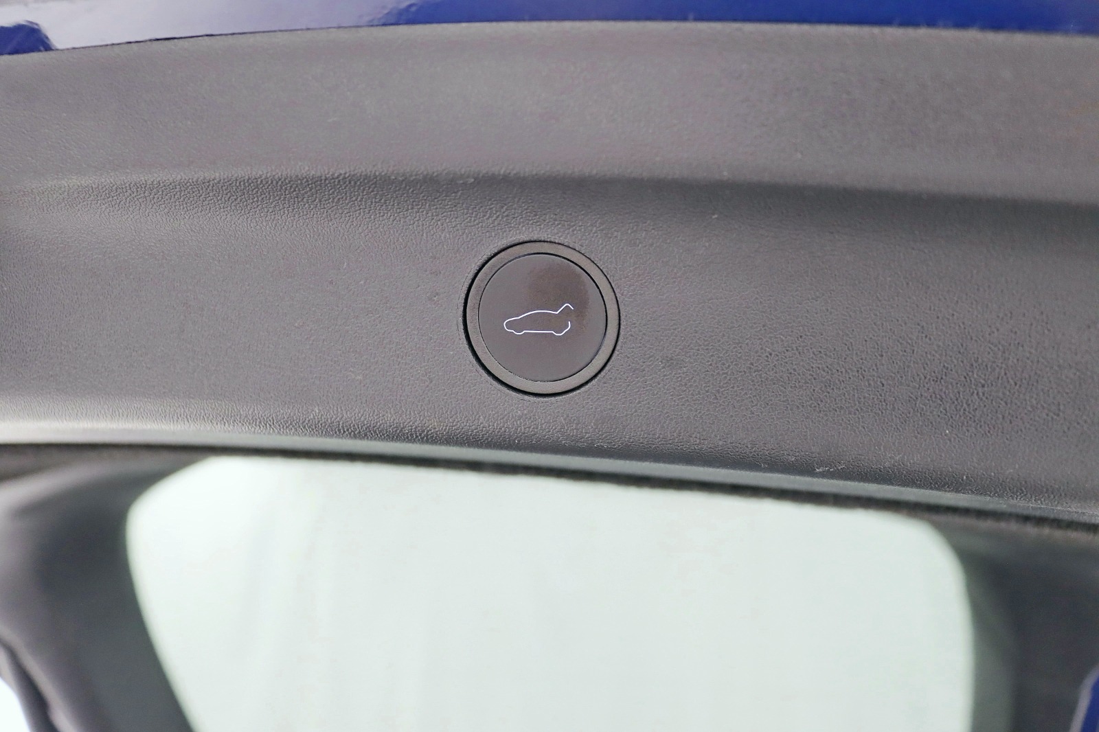 2023 TESLA MODEL Y - Image 38