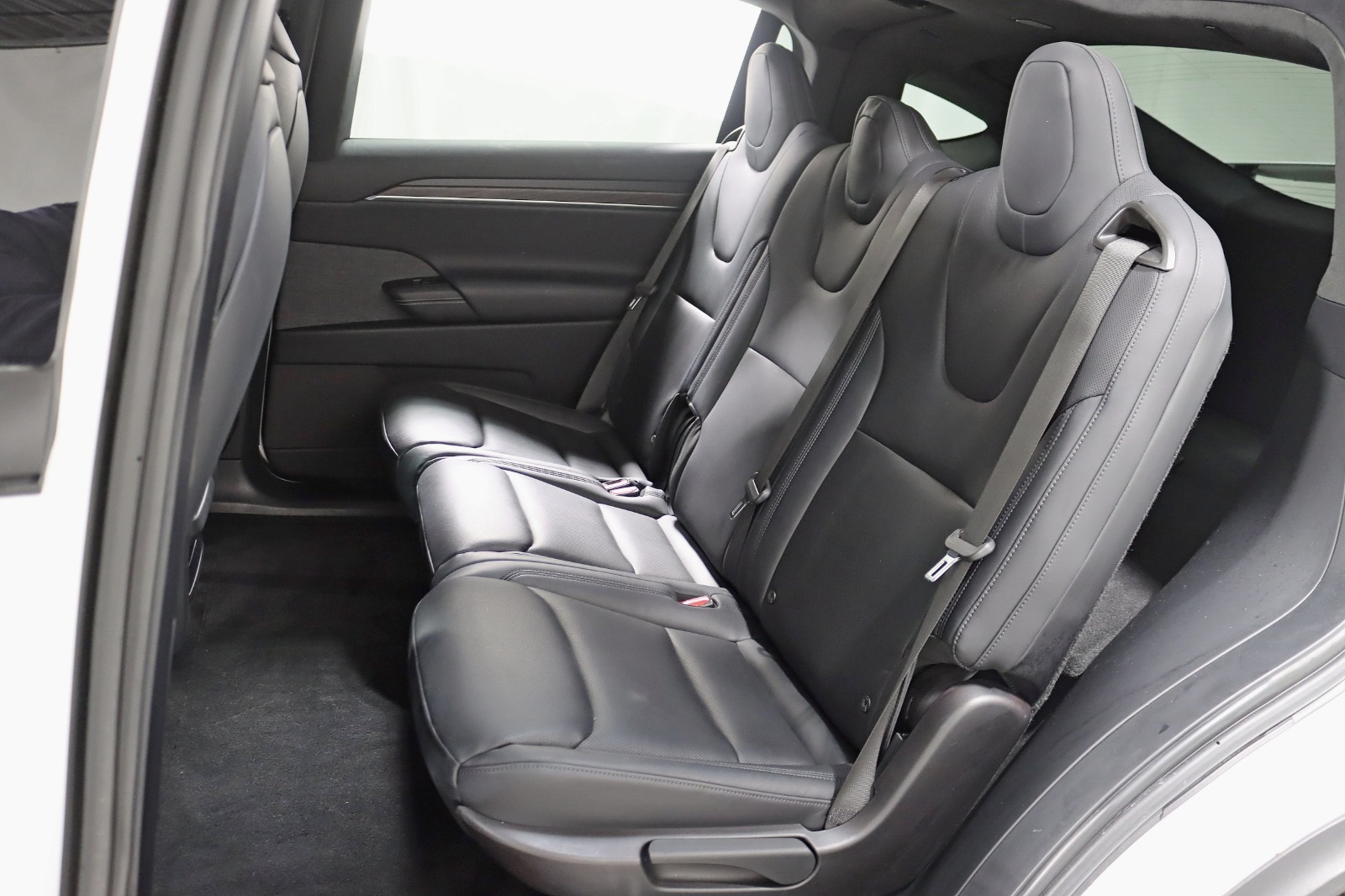 2022 TESLA MODEL X - Image 32