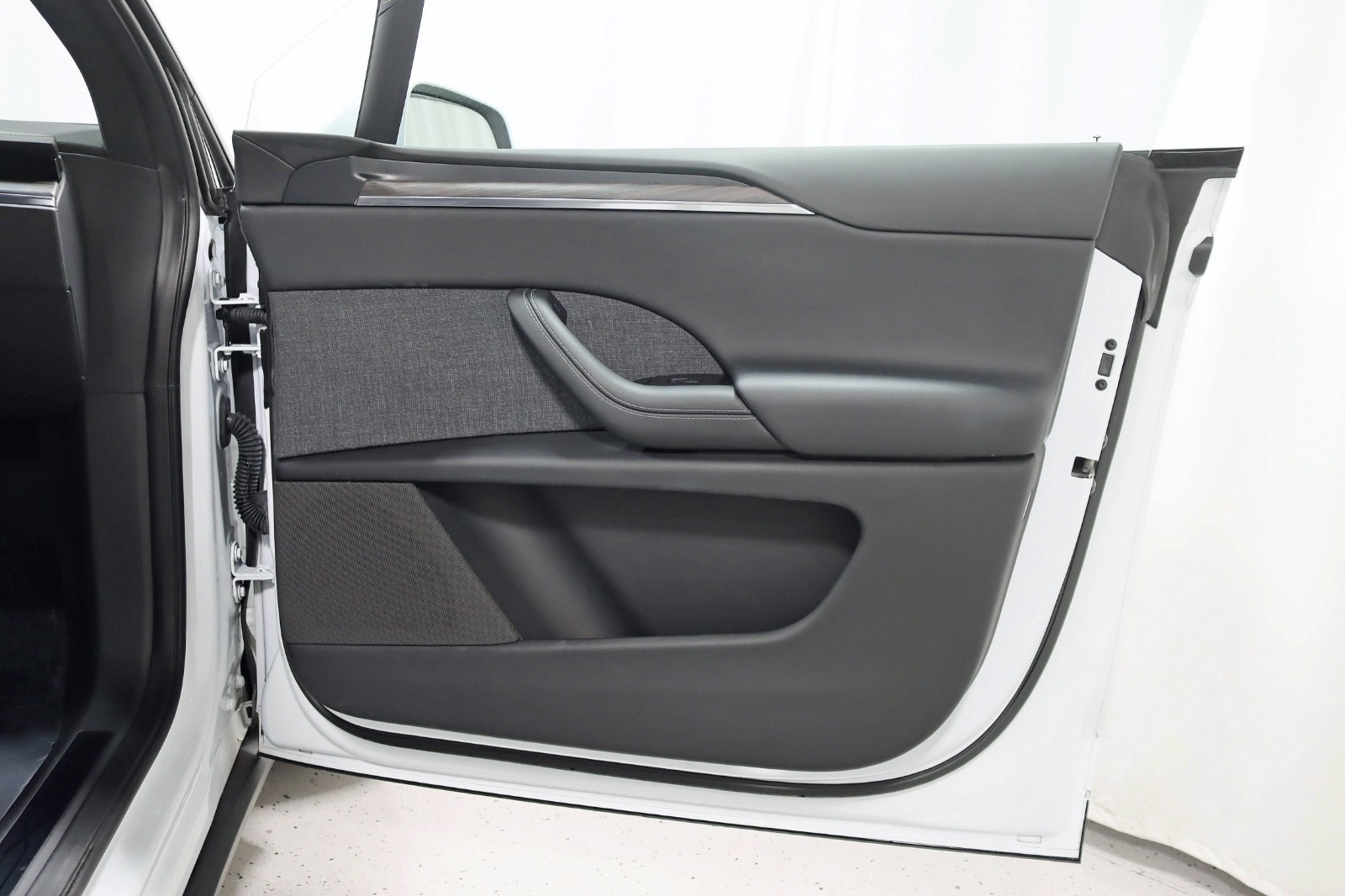 2022 TESLA MODEL X - Image 36