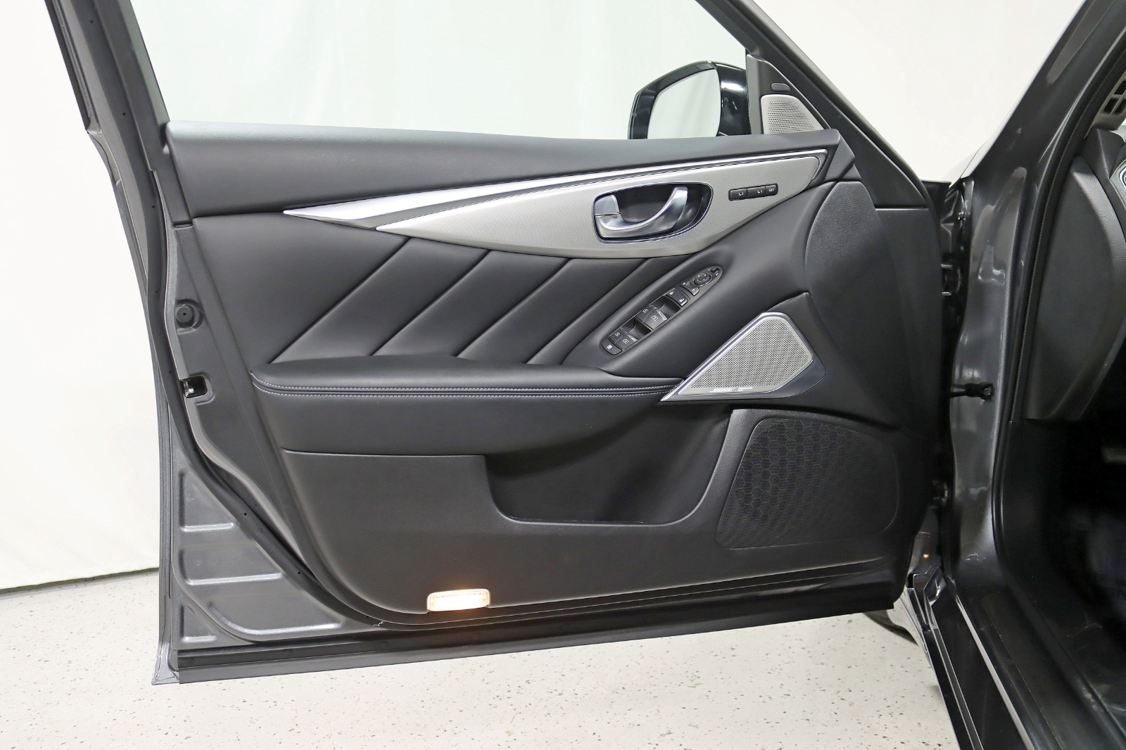 2023 INFINITI Q50 - Image 30