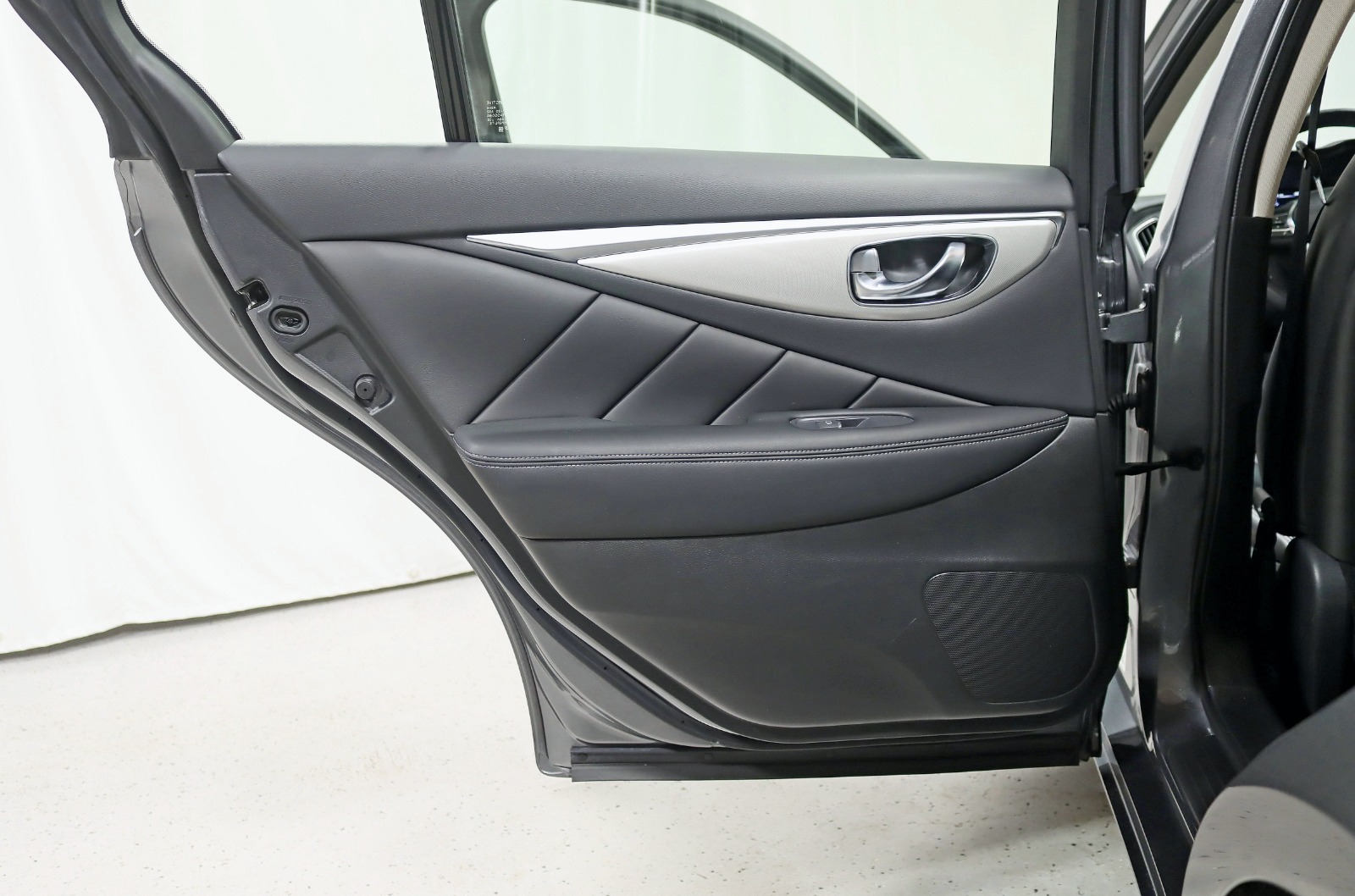 2023 INFINITI Q50 - Image 32